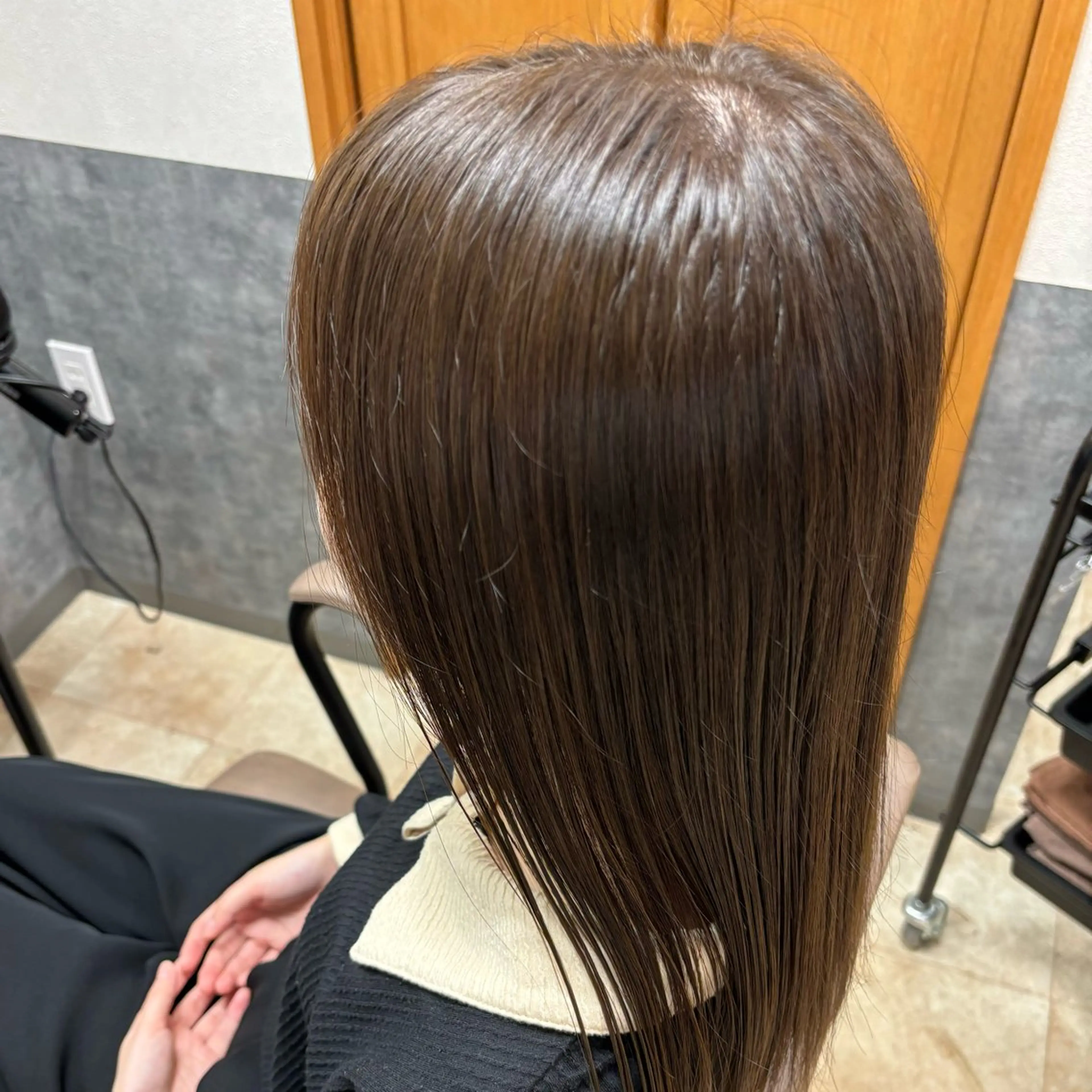 セミロング カラー オリーブカラー ヘアカラー トリートメント 竹内 滉太のヘアスタイル