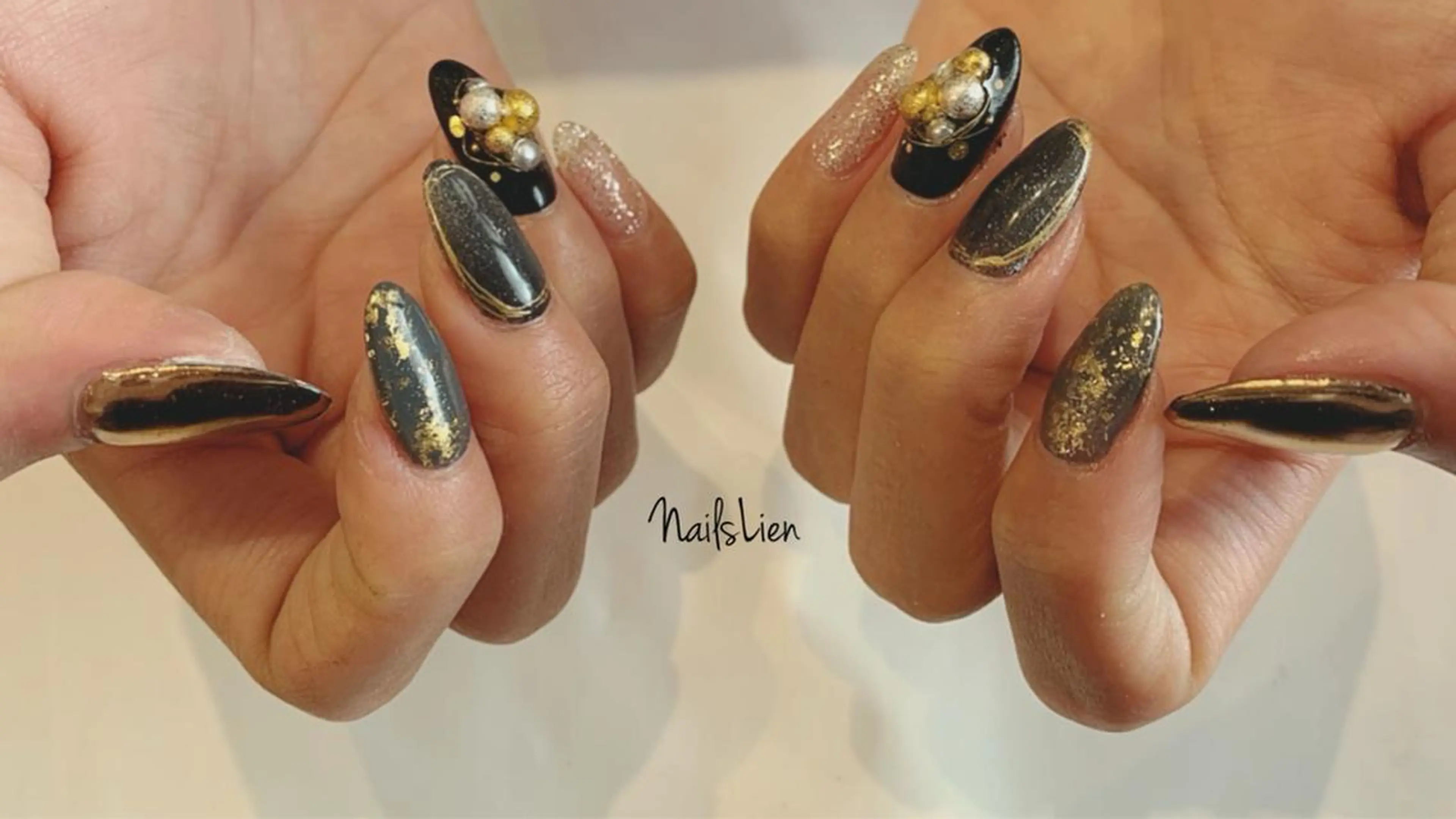 ネイル ラメ(グリッター) マグネットネイル ミラーネイル 冬ネイル クリスマス 凛 リンのネイルデザイン