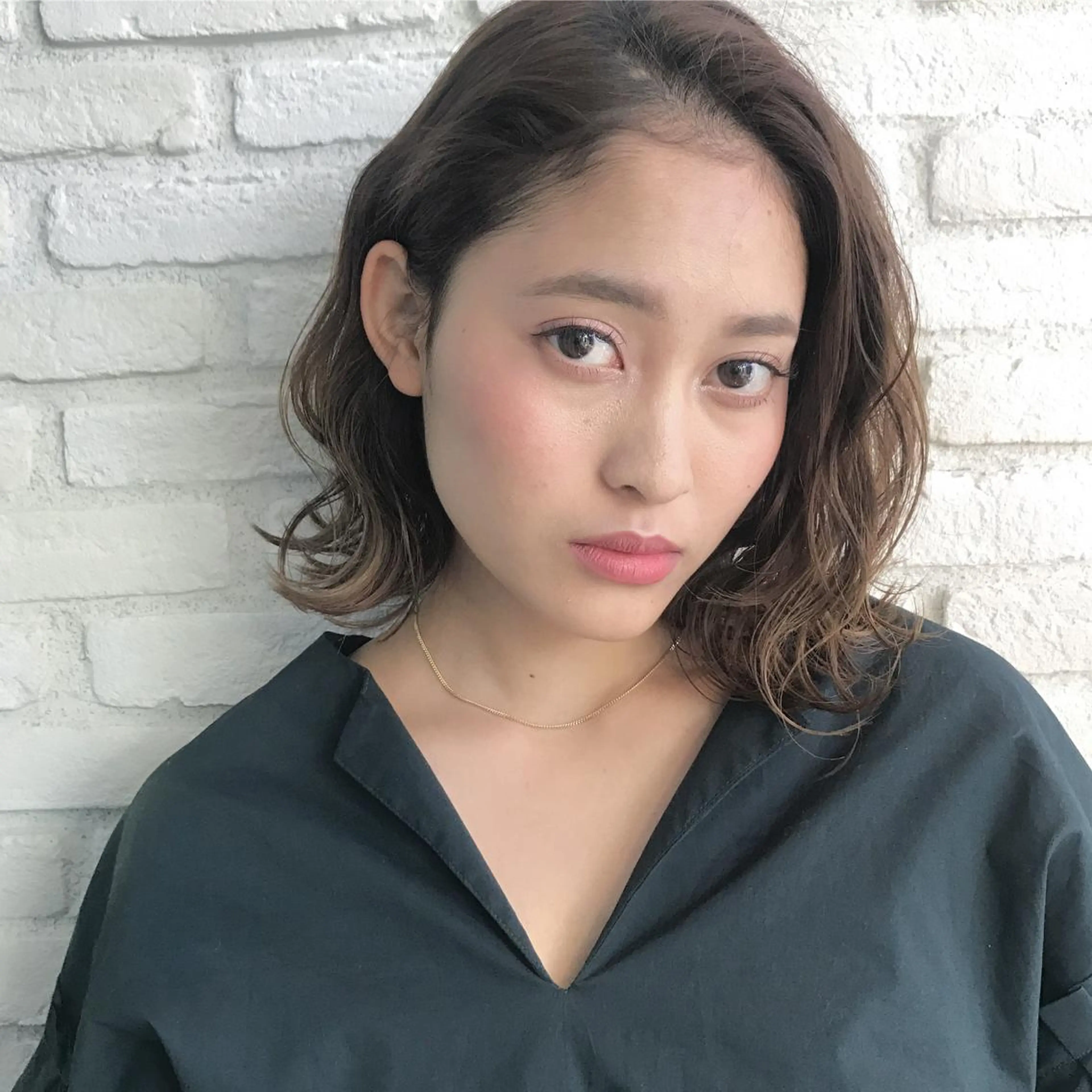 ミディアム 顔周りカット 伊 杏のヘアスタイル