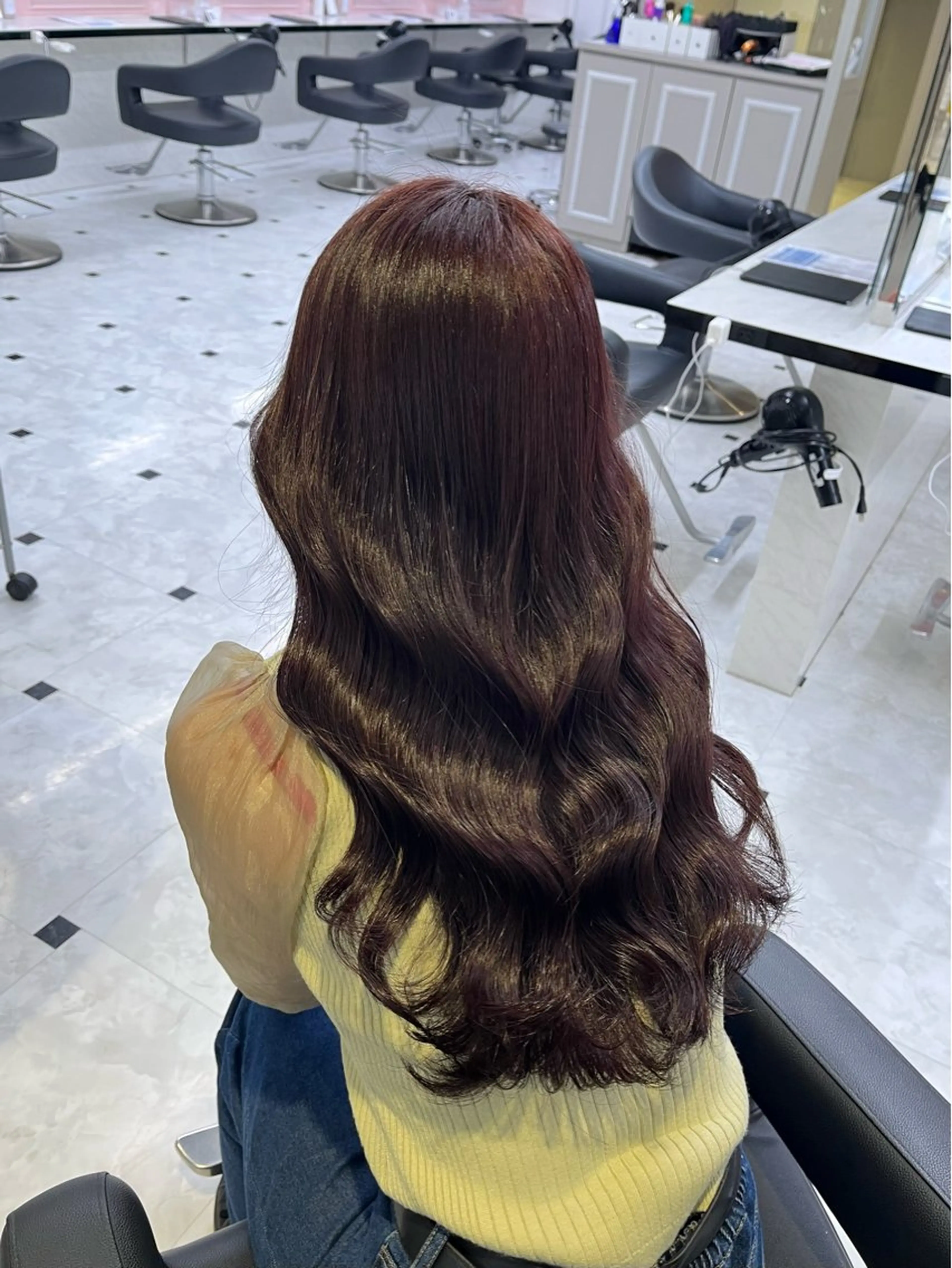 セミロング カラー ヘアアレンジ 🍒透明感カラー🌨 🥕ハイトーンカラーのヘアスタイル