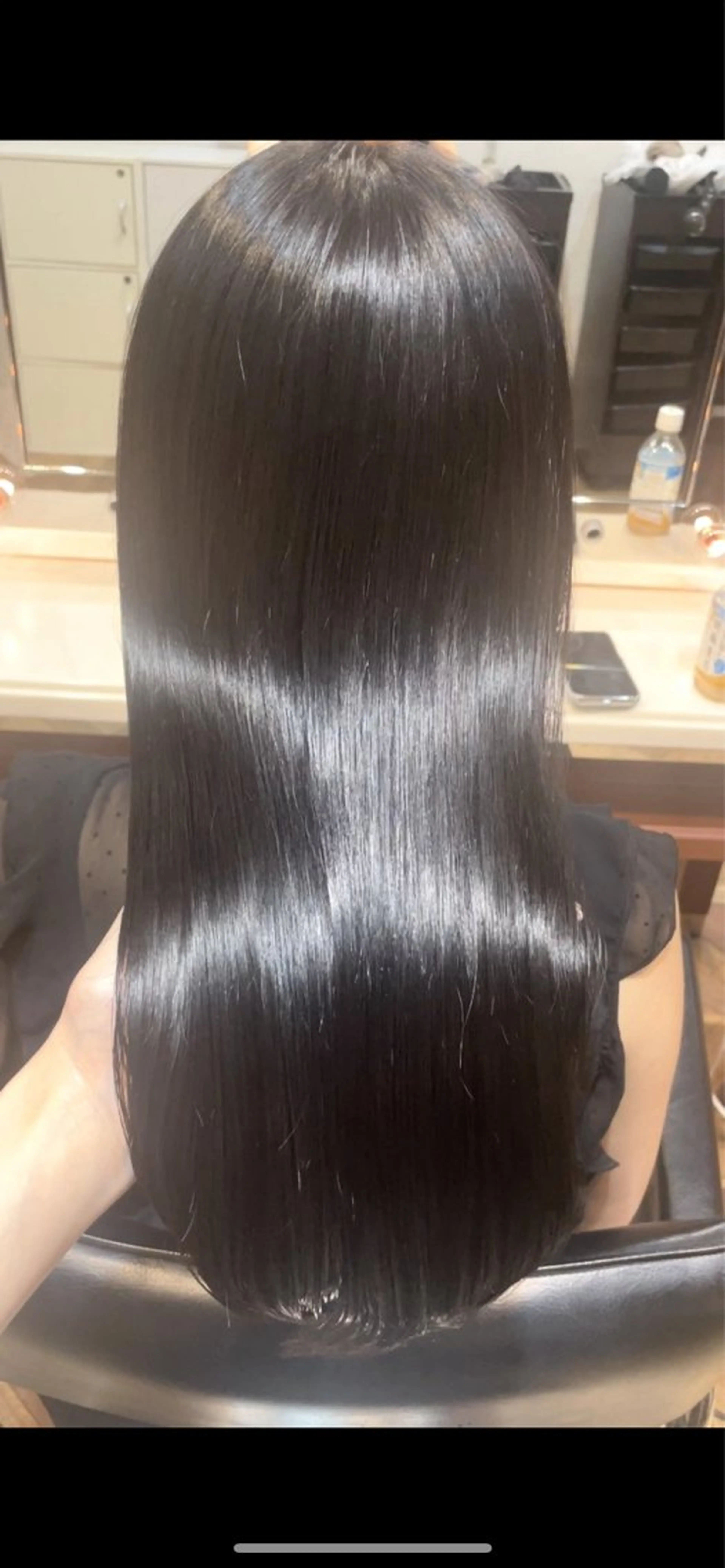 ロング カラー ダークグレー ダークグレージュ グレージュ カット ヘアカラー トリートメント BEBE所属・ブリーチなし 透明感カラーKANAのヘアスタイル