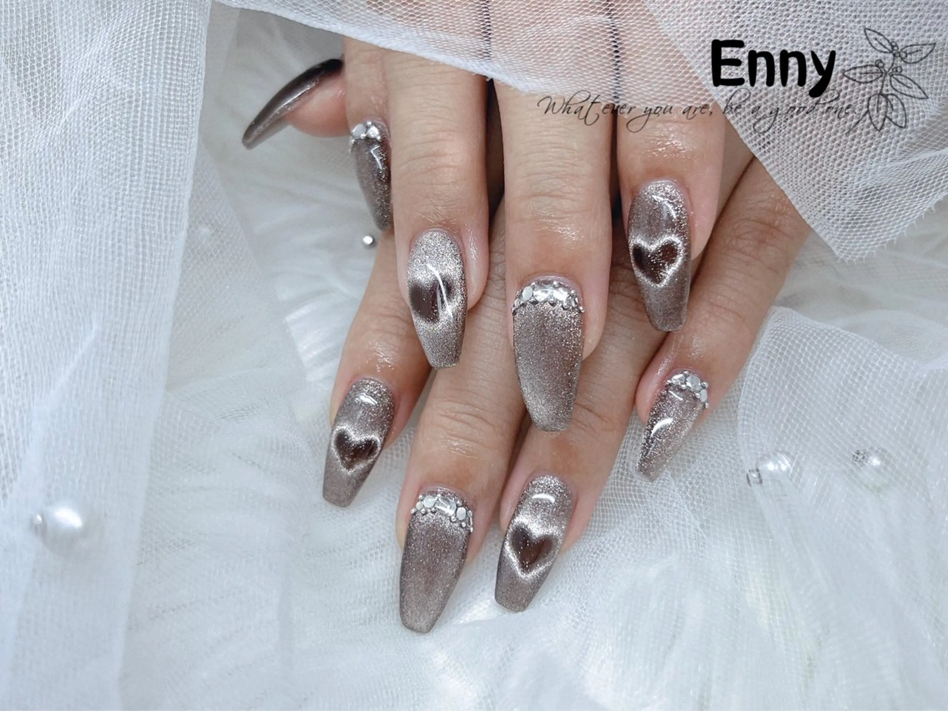 ネイル ハンドネイル Lily Ennyのネイルデザイン