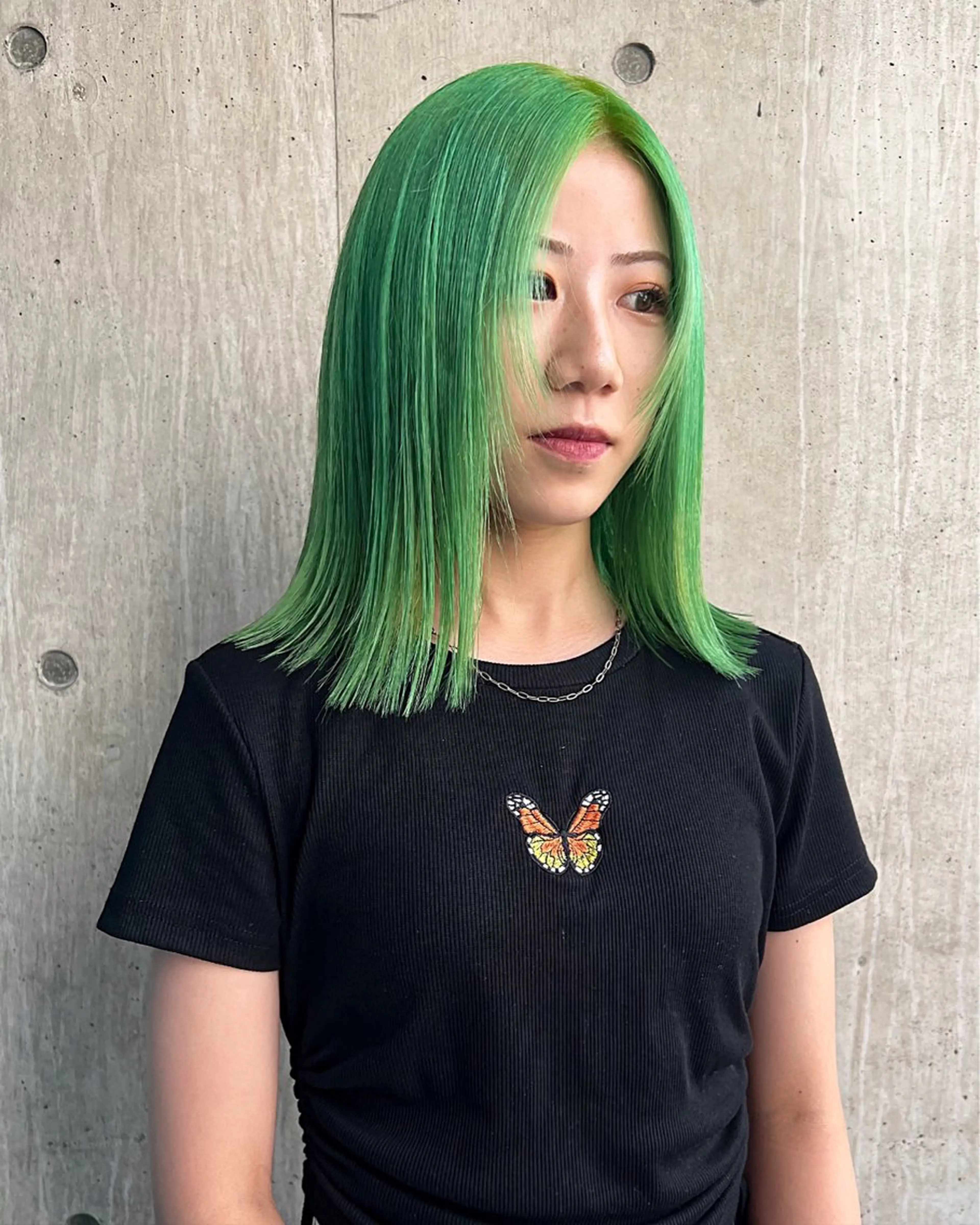 ミディアム カラー 透明感カラー RAIMA ハイトーン/ベージュのヘアスタイル