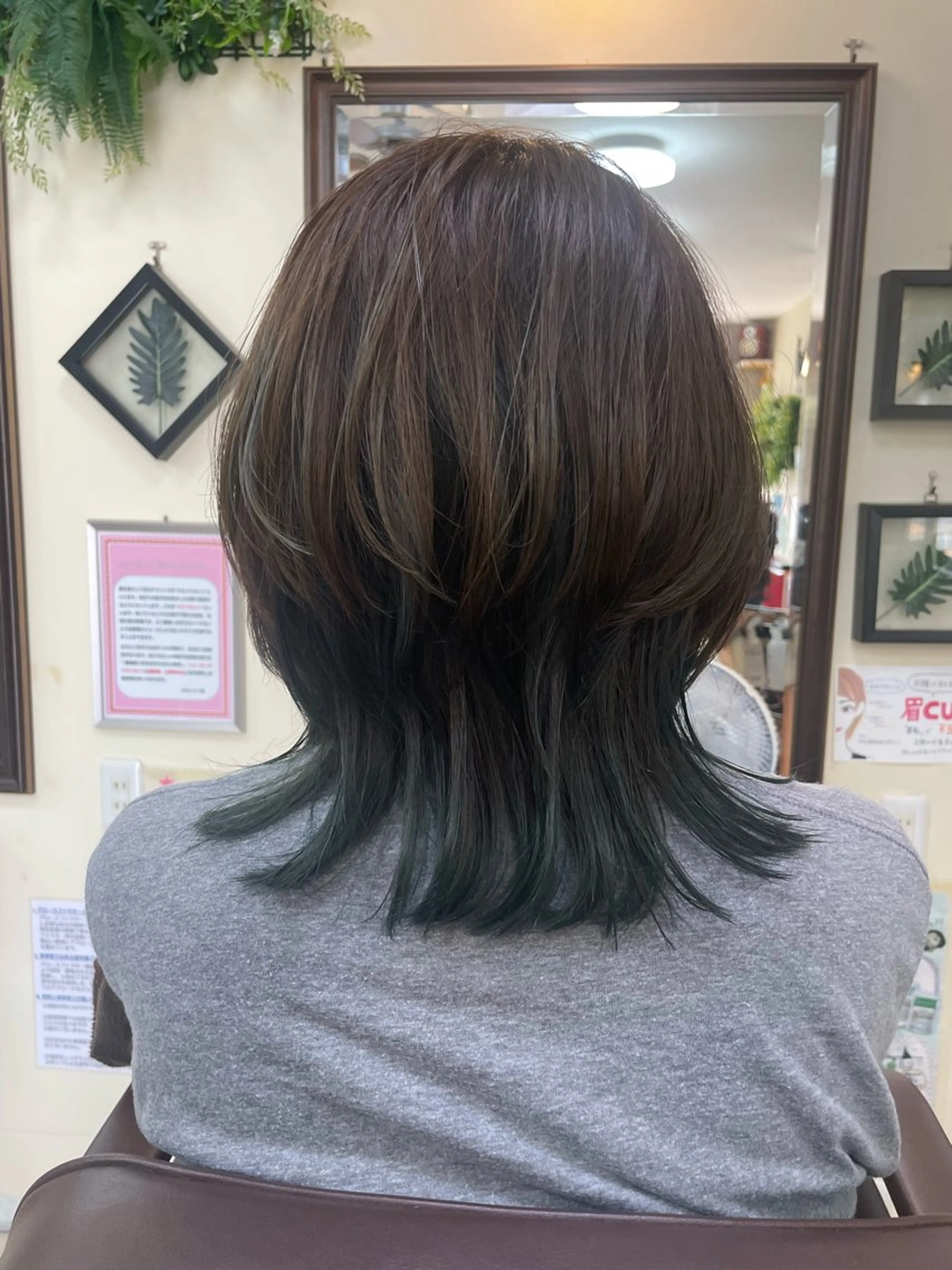 セミロング カラー デザインカラー 美髪クリエイター 三浦　葵のヘアスタイル