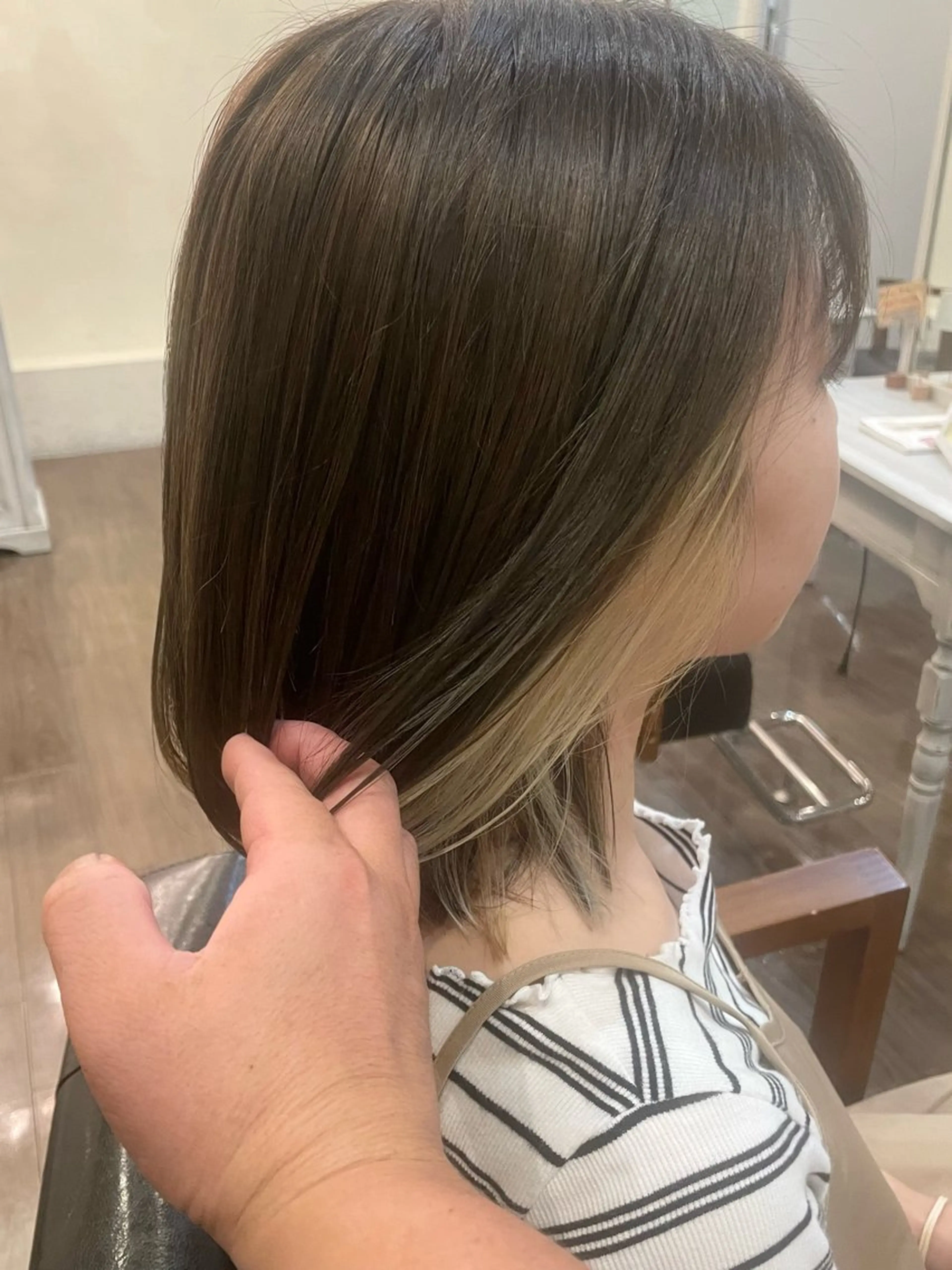 ショート カラー ベージュカラー インナーカラー Hair make VERDA所属・富永 憲一郎のヘアスタイル