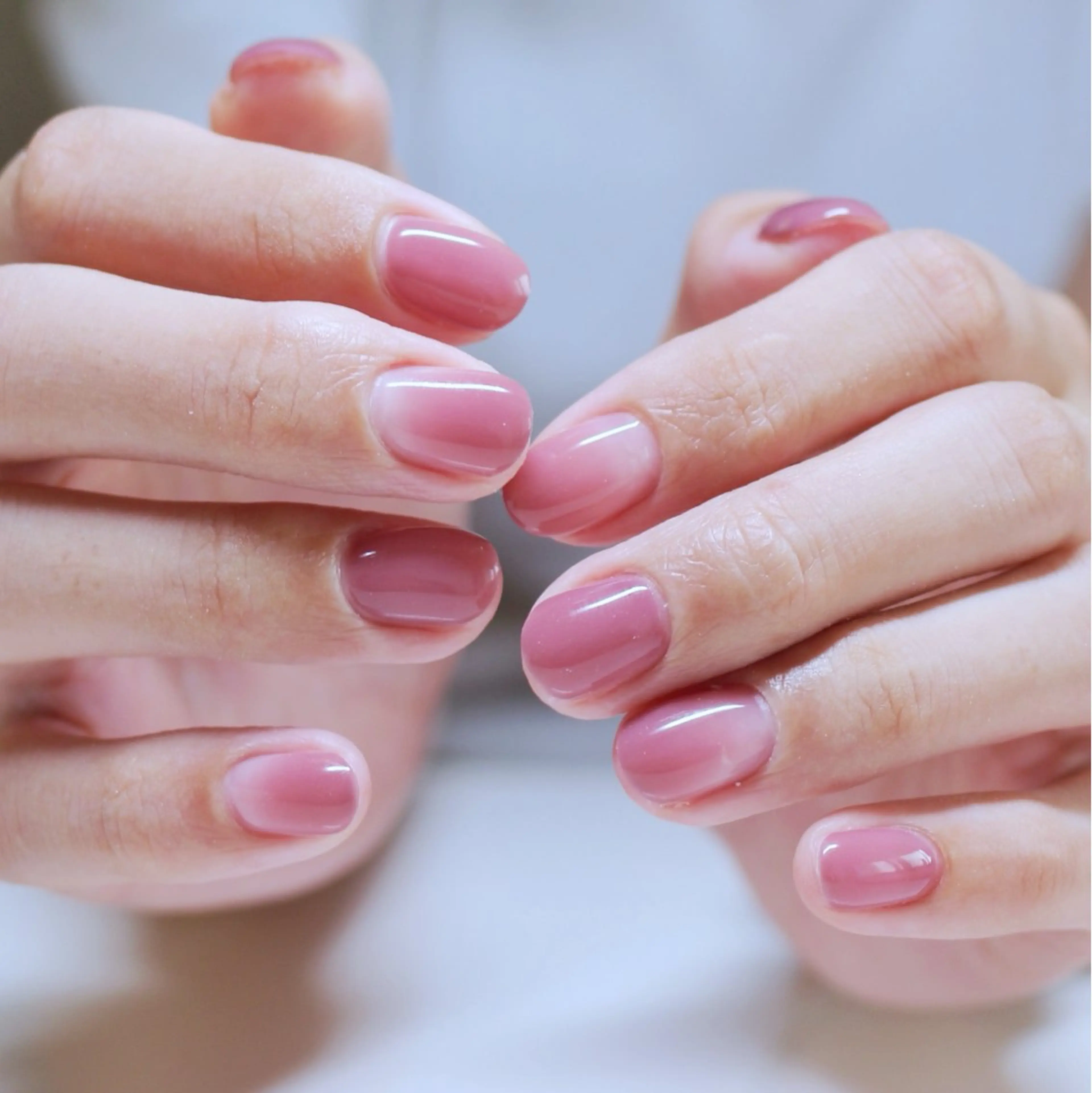 ネイル グラデーション 韓国ネイル ニュアンスネイル オフィスネイル ピンク ハンドネイル Baku Nailsのネイルデザイン