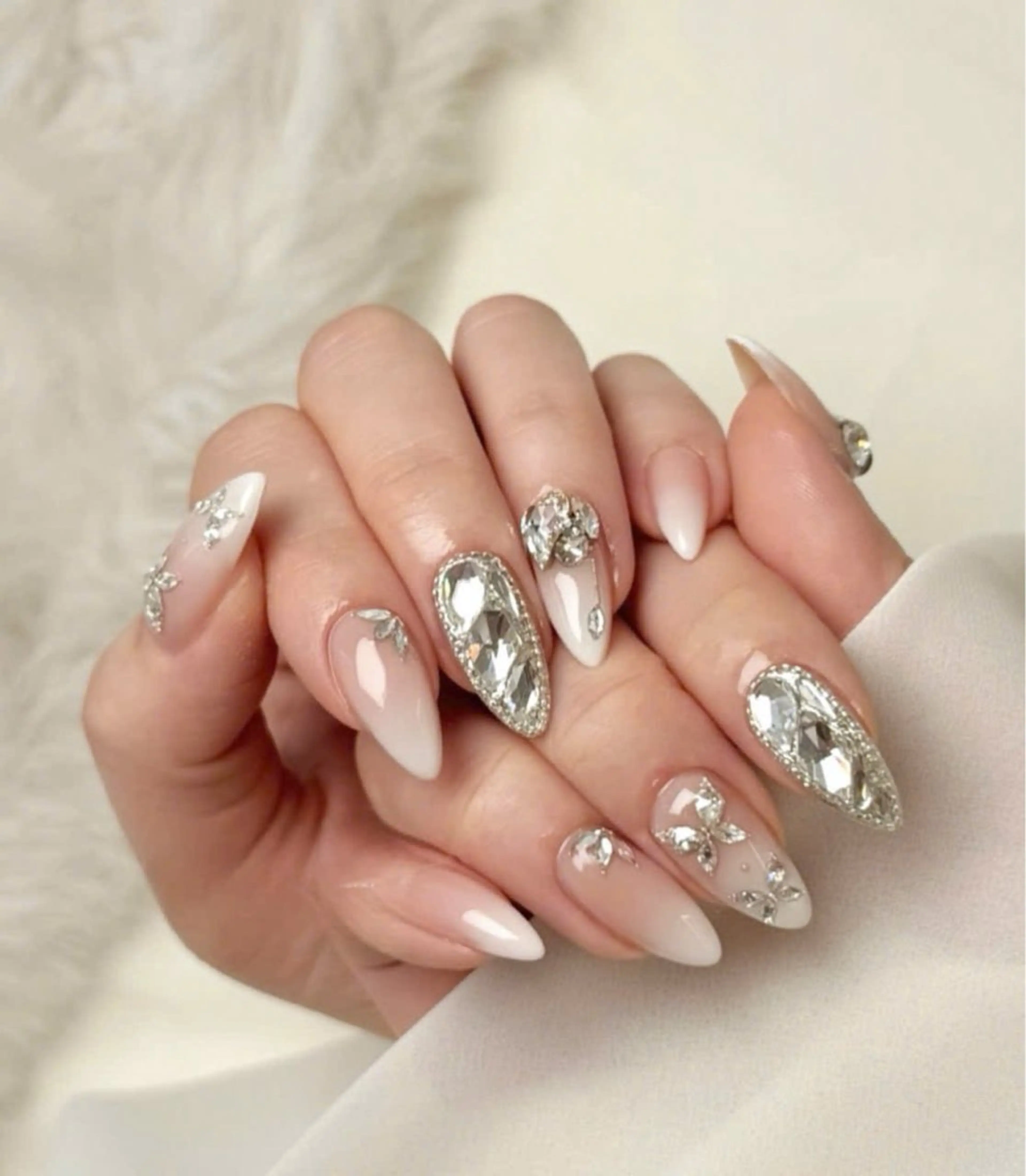 ネイル ボルドー チークネイル 成人式 フレンチネイル グラデーション ハンドネイル LynaOtsuka Nailのネイルデザイン