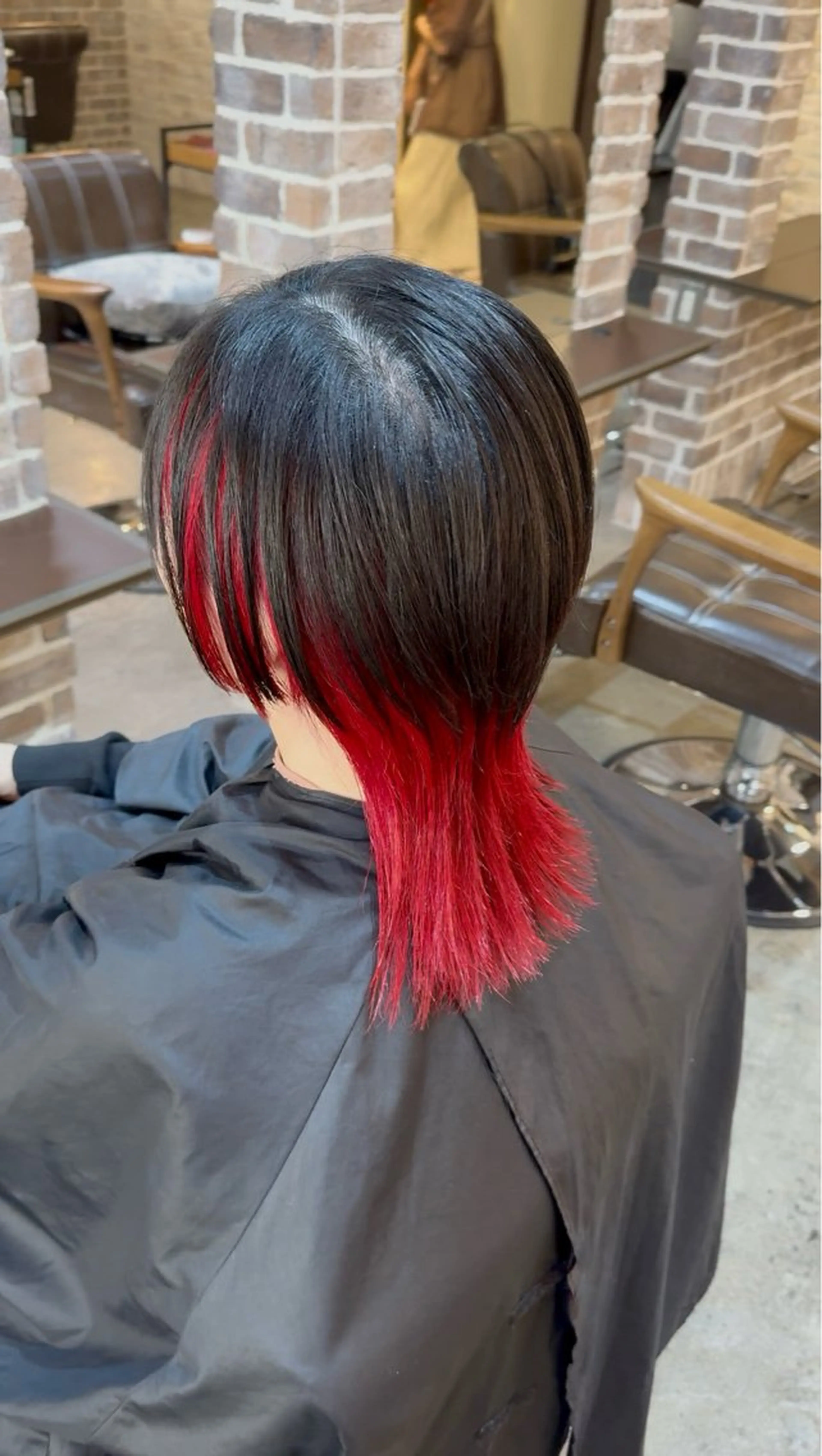 ミディアム カラー 黒髪 ブリーチ インナーカラー レッドカラー カット ヘアカラー トリートメント ACROあべの店所属・艶カラー/インナー /グラデ/大西小百合のヘアスタイル