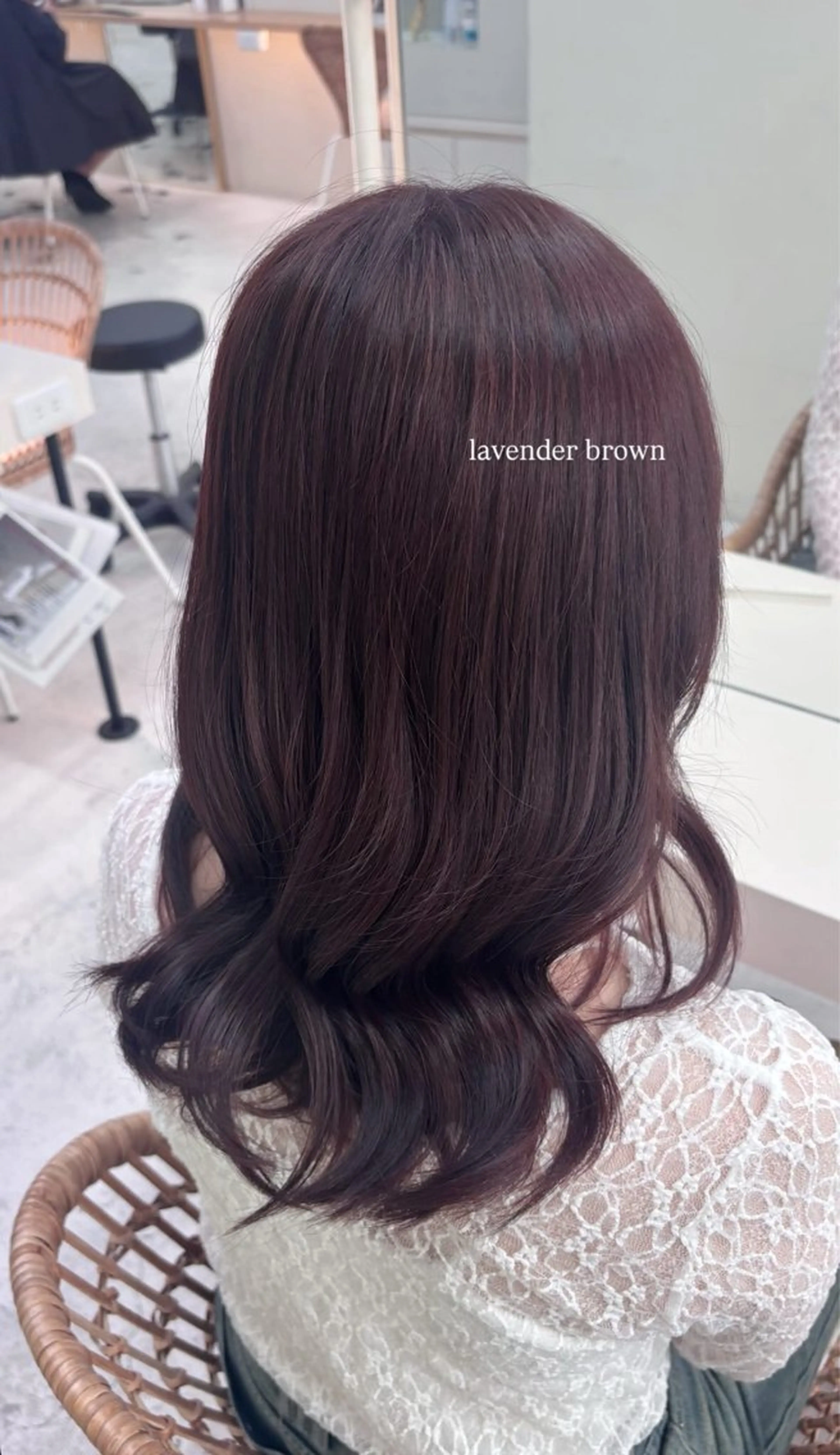 セミロング イチセ ユキのヘアスタイル
