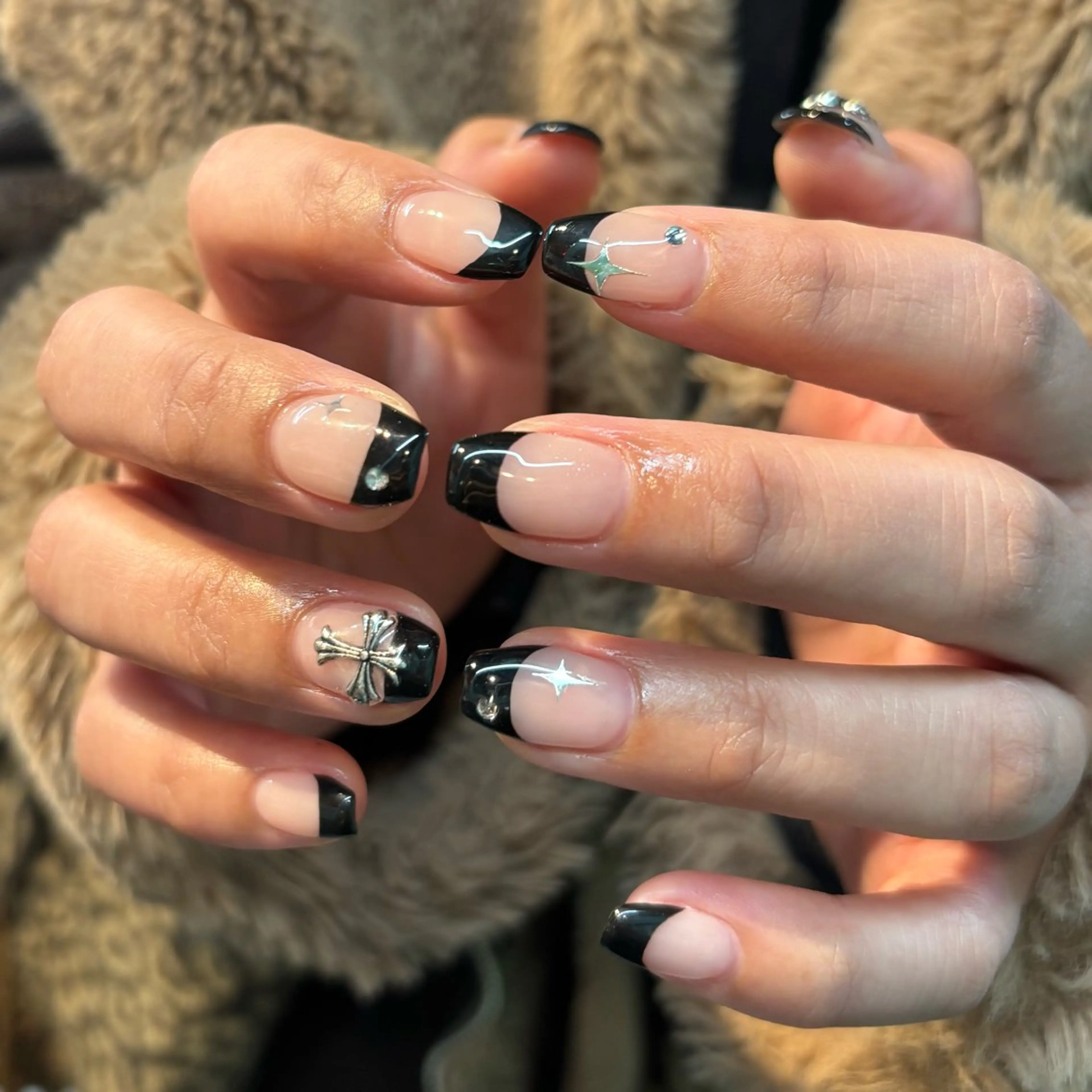 ネイル フレンチネイル ニコネイル下北沢店所属・miyu ˚ ༘ ೀのネイルデザイン