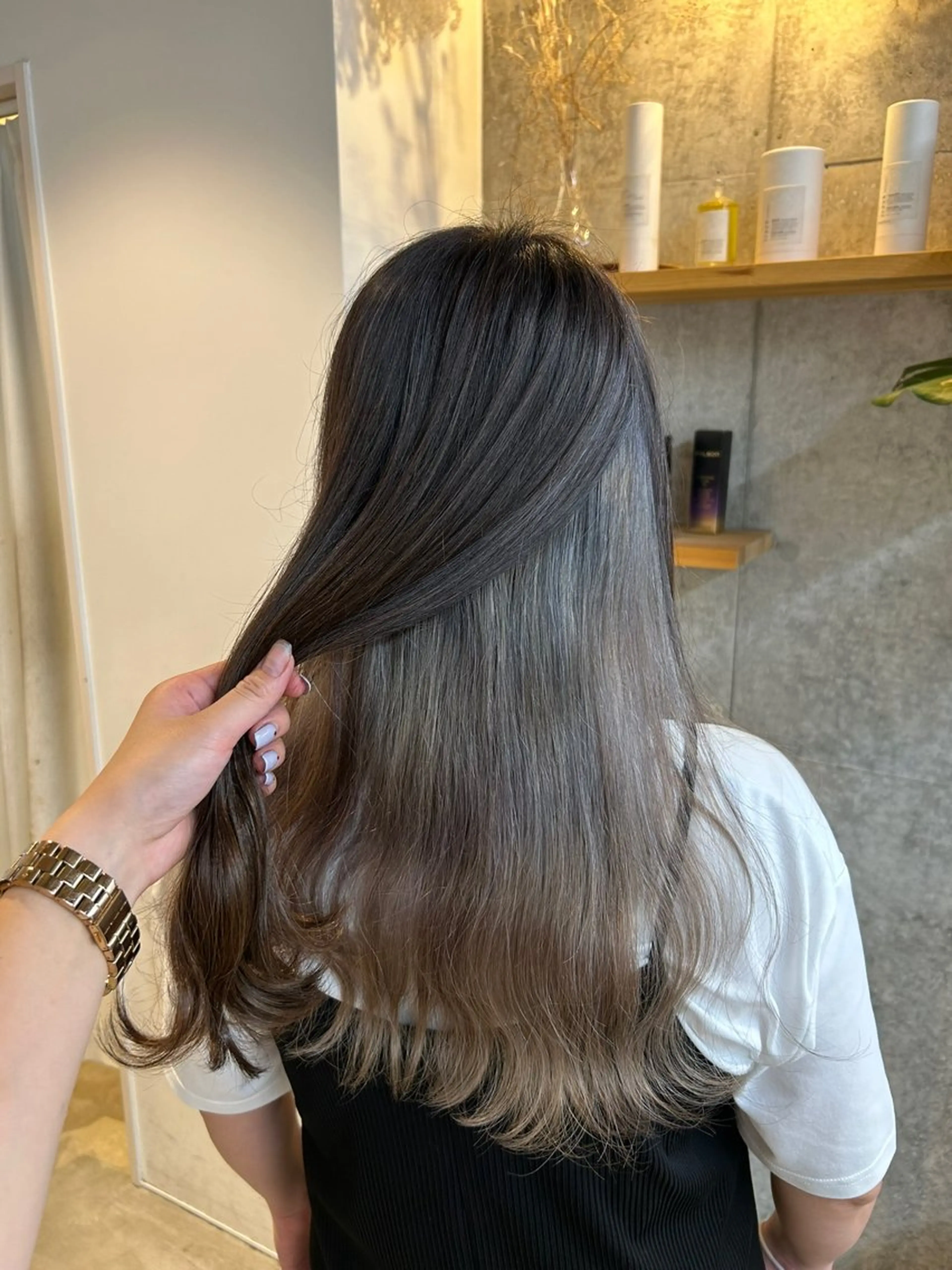ロング カラー カット ヘアカラー トリートメント KOTOMI .のヘアスタイル