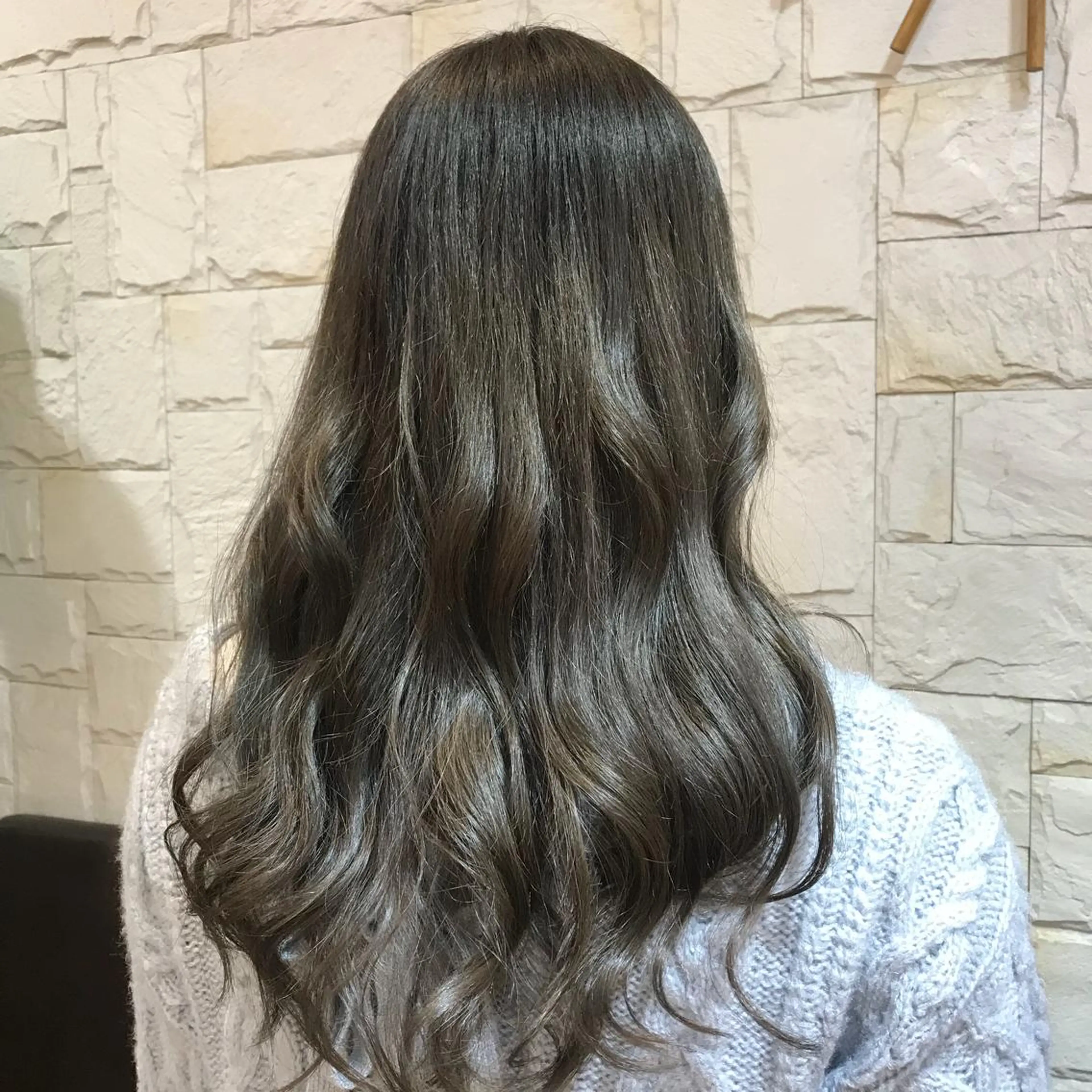 ロング カラー グレージュ 🥛洒落髪小顔cut なら龍崎🥛のヘアスタイル