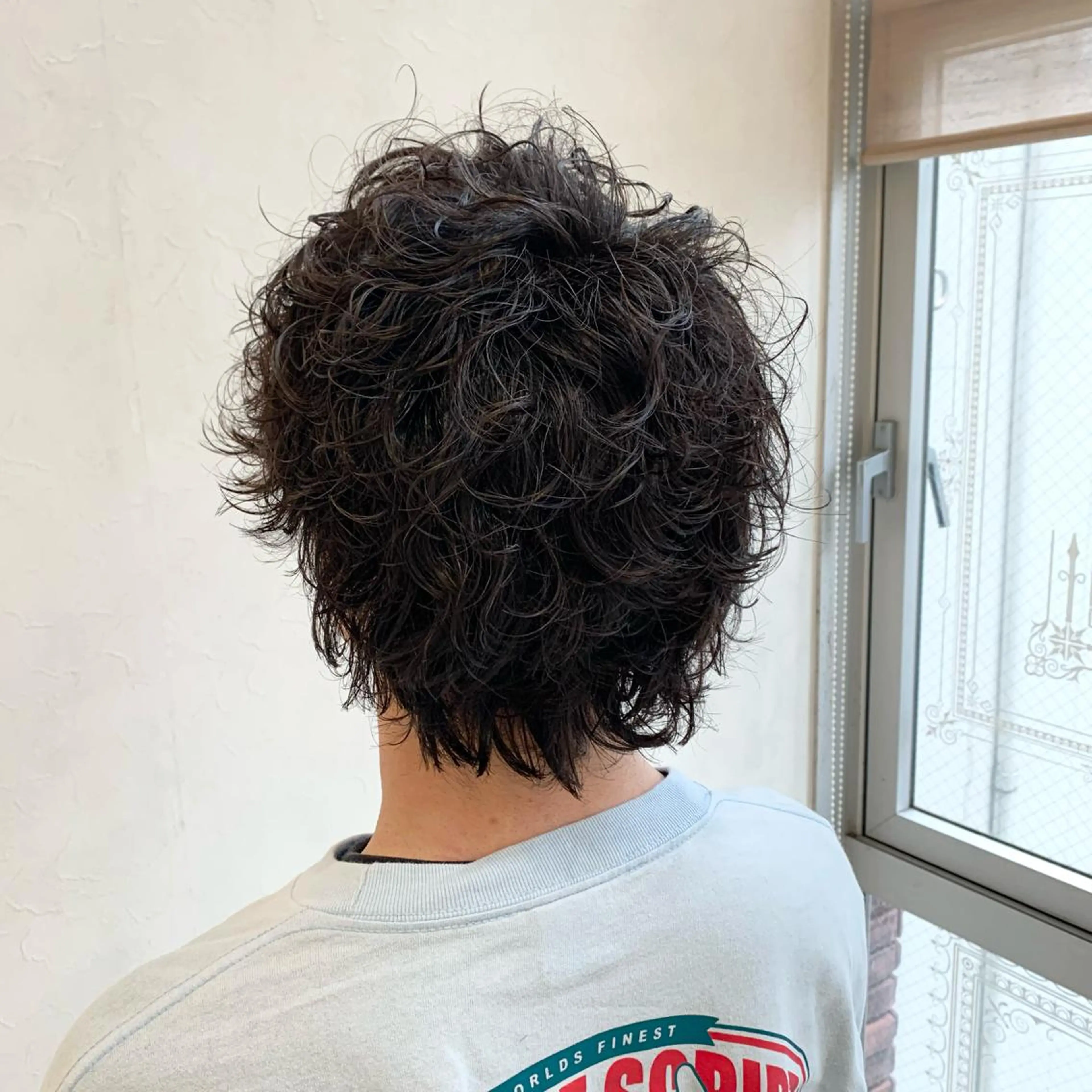ミディアム パーマ メンズ ミディアムパーマ メンズパーマ メンズウルフカット ウルフカット カット パーマ ヘッドスパ Liberty 店長 TAJIMAのヘアスタイル