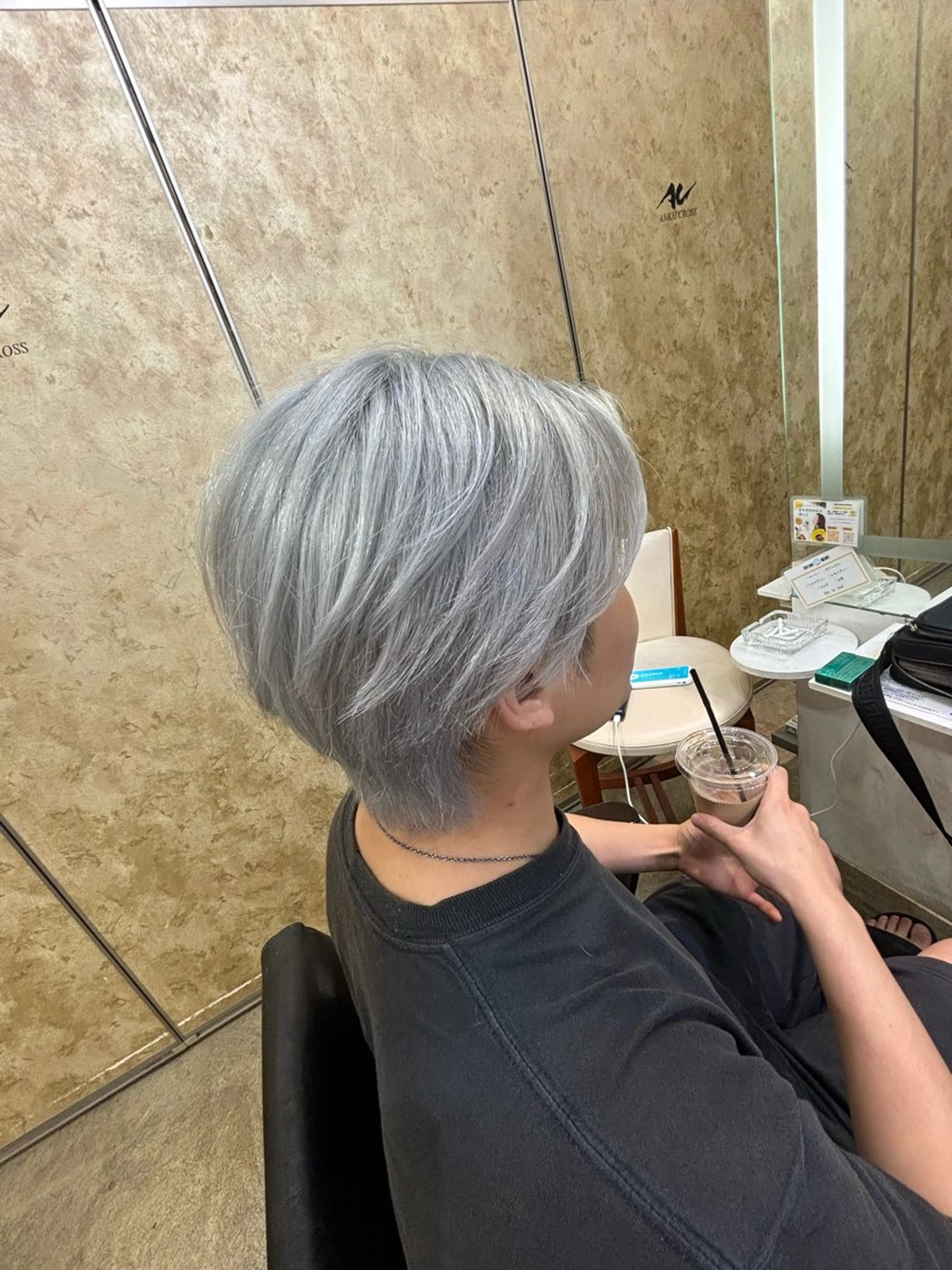 カラー メンズ ブルーカラー シルバー アンククロス/ エクステ／ハイトーンのヘアスタイル