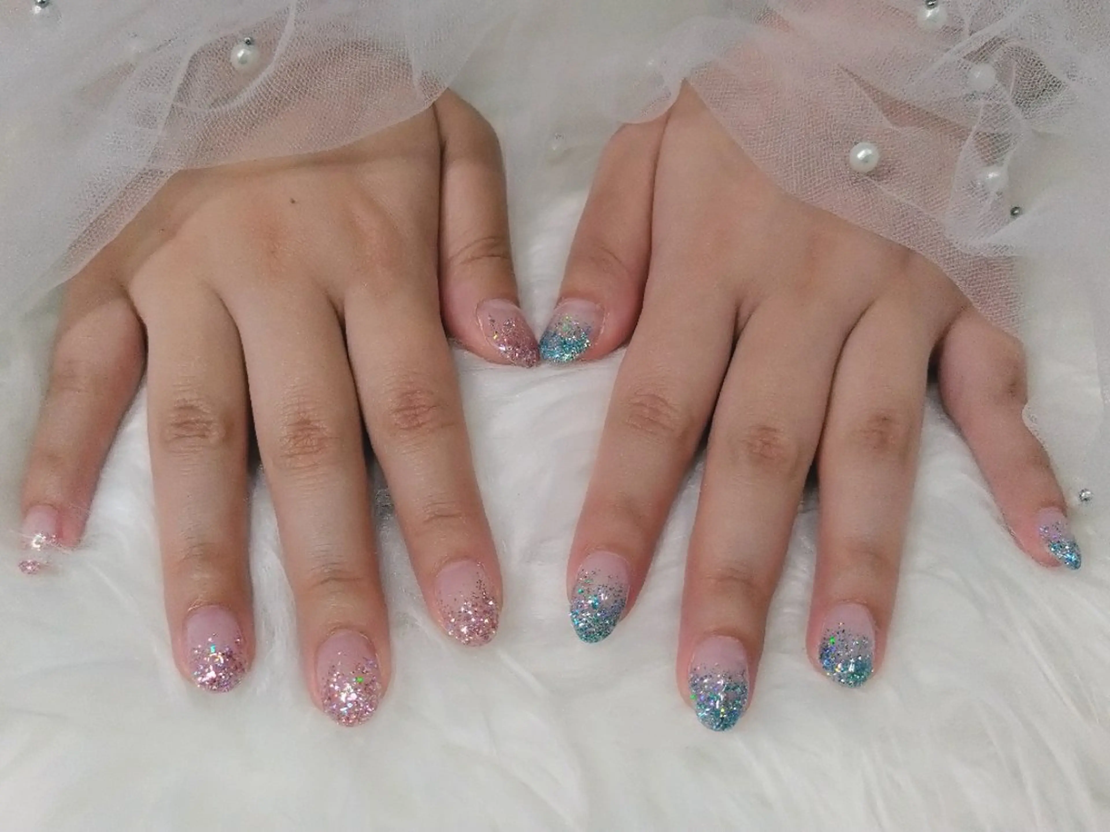 ネイル ブルー グラデーション ラメ(グリッター) ラメグラデーション ピンク AG nail 〚　yuka　〛のネイルデザイン
