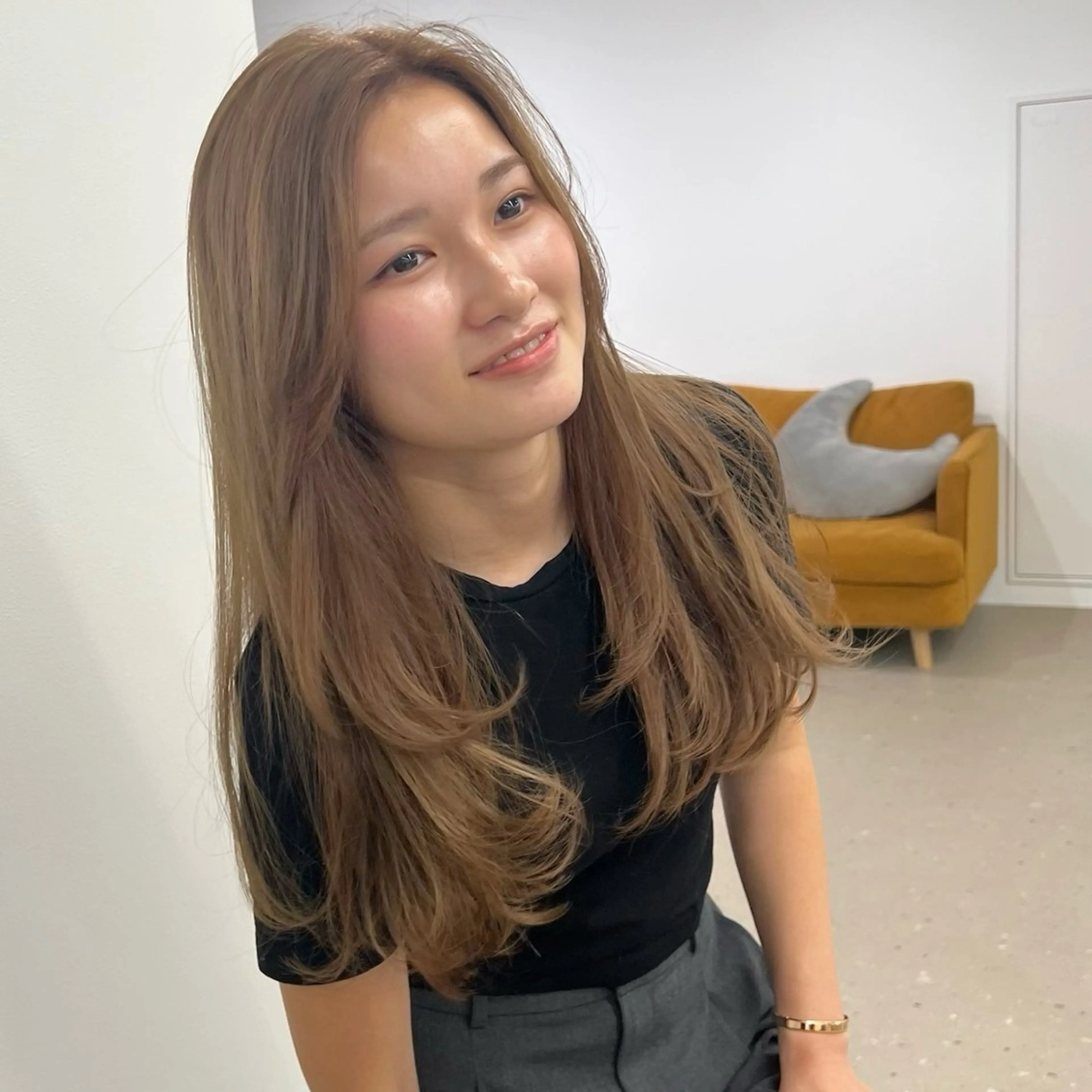 ロング カラー ベージュカラー ロング カット ヘアカラー knowhow京都所属・三宅 昌太のヘアスタイル