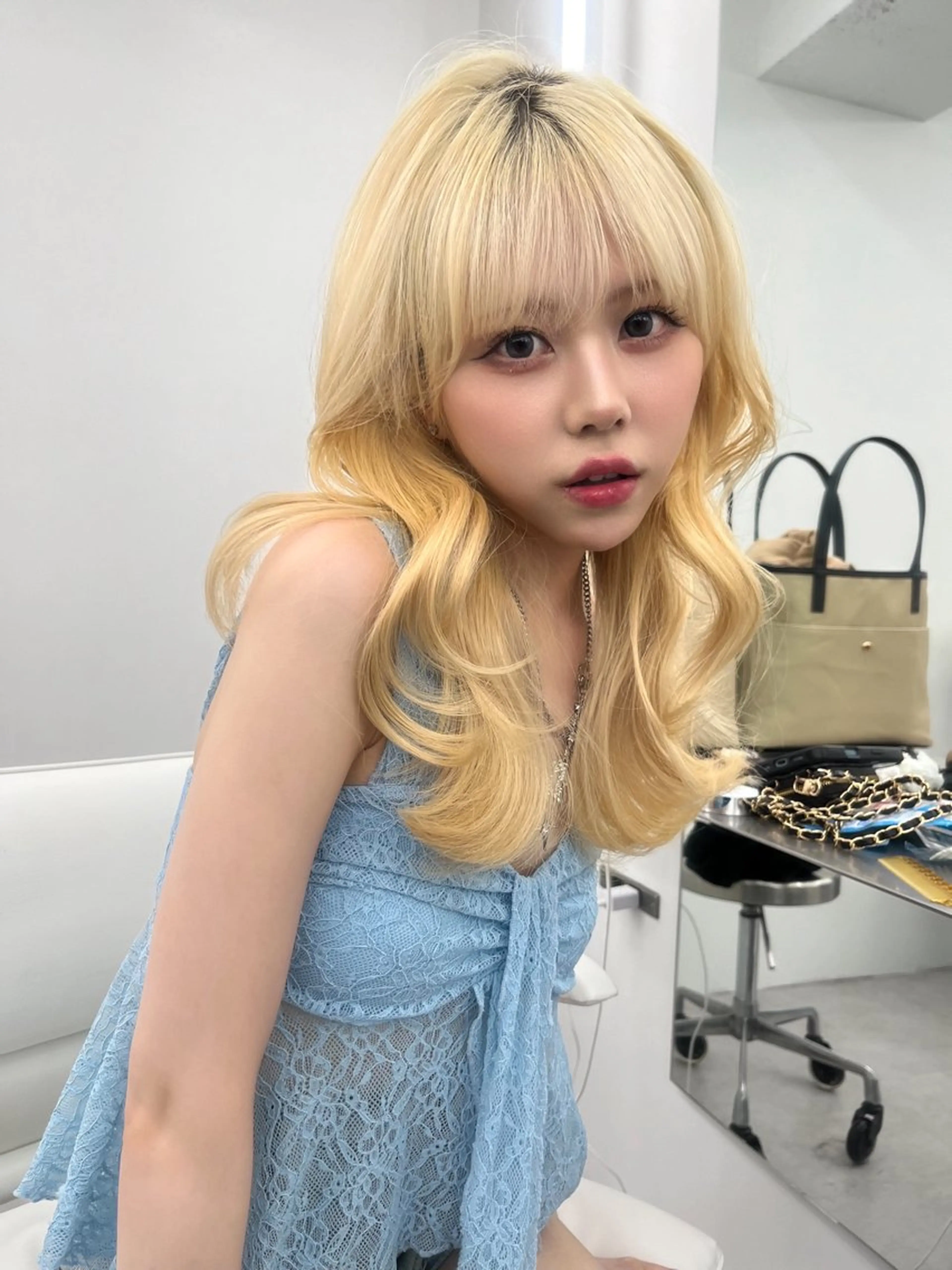 ロング カラー ブリーチ ブロンド ケアブリーチ くびれヘア レイヤーカット カット トリートメント 透明感カラー🩵🩵 韓国ヘアkanatoのヘアスタイル