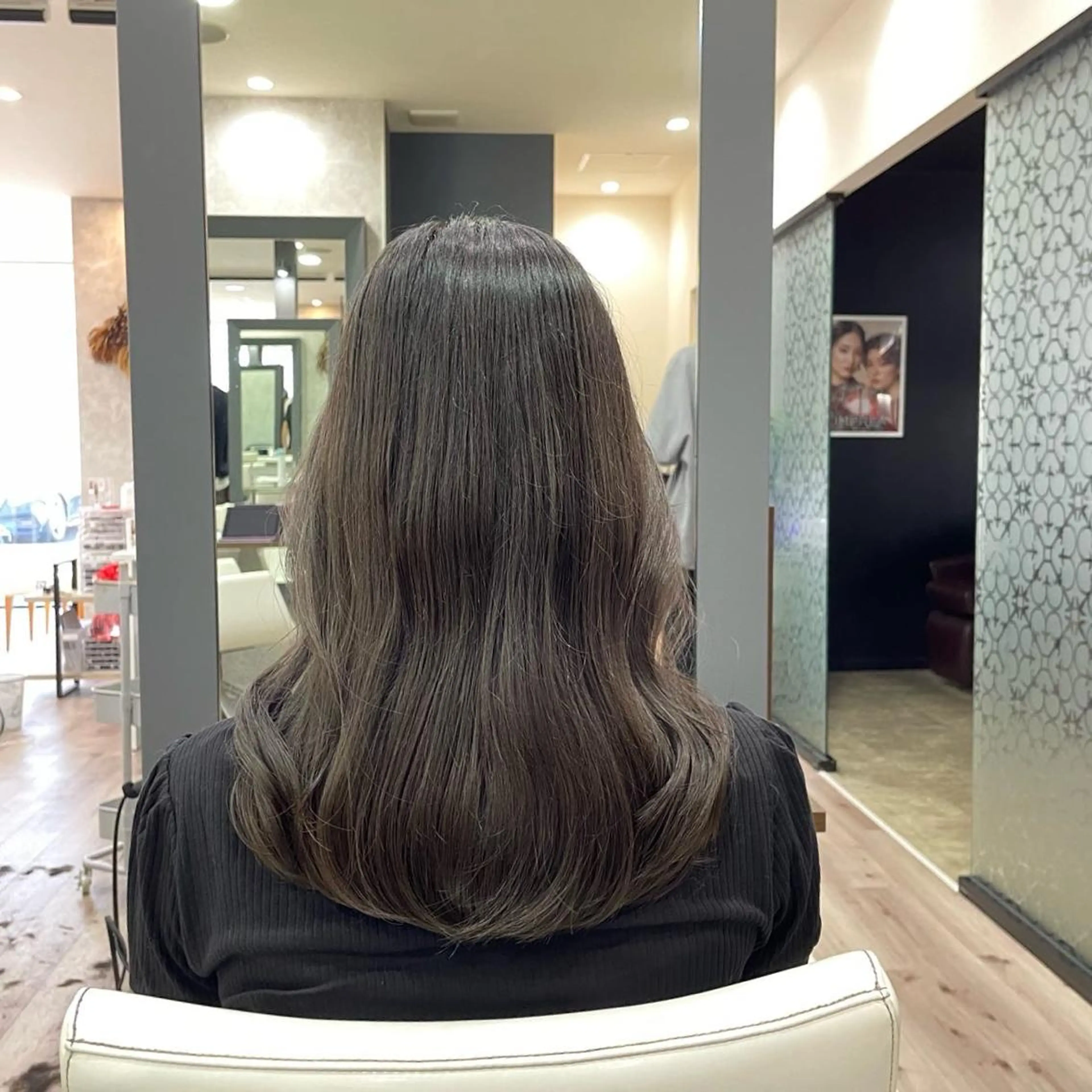 ロング カラー アッシュ ケアカラー 透明感カラー グレージュ レイヤーカット たなか りなのヘアスタイル