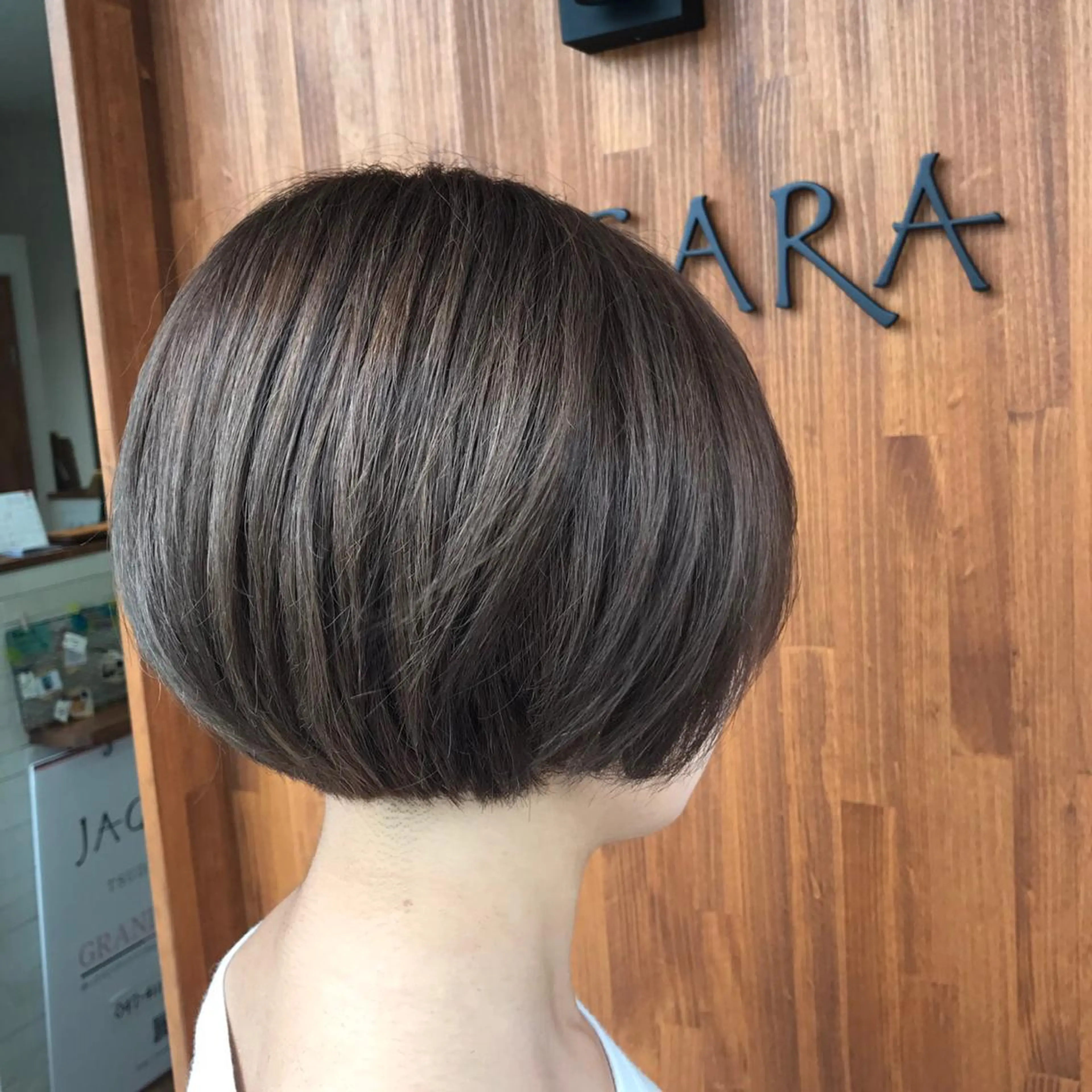 ショート トリートメント 佐治 梨乃のヘアスタイル