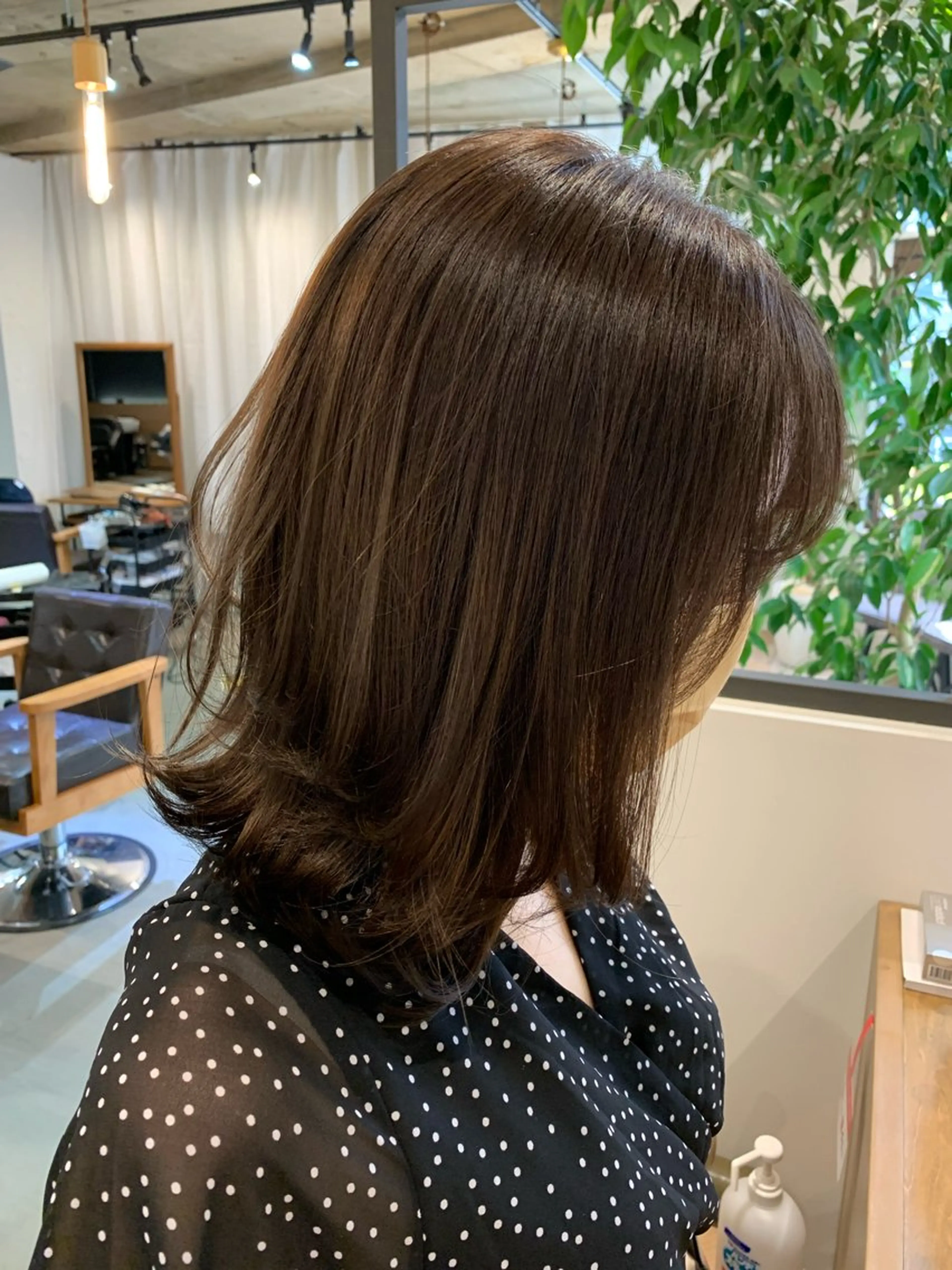 ミディアム ボブ 外ハネヘア カット トリートメント 髪質改善/艶髪カラー 関野文也のヘアスタイル