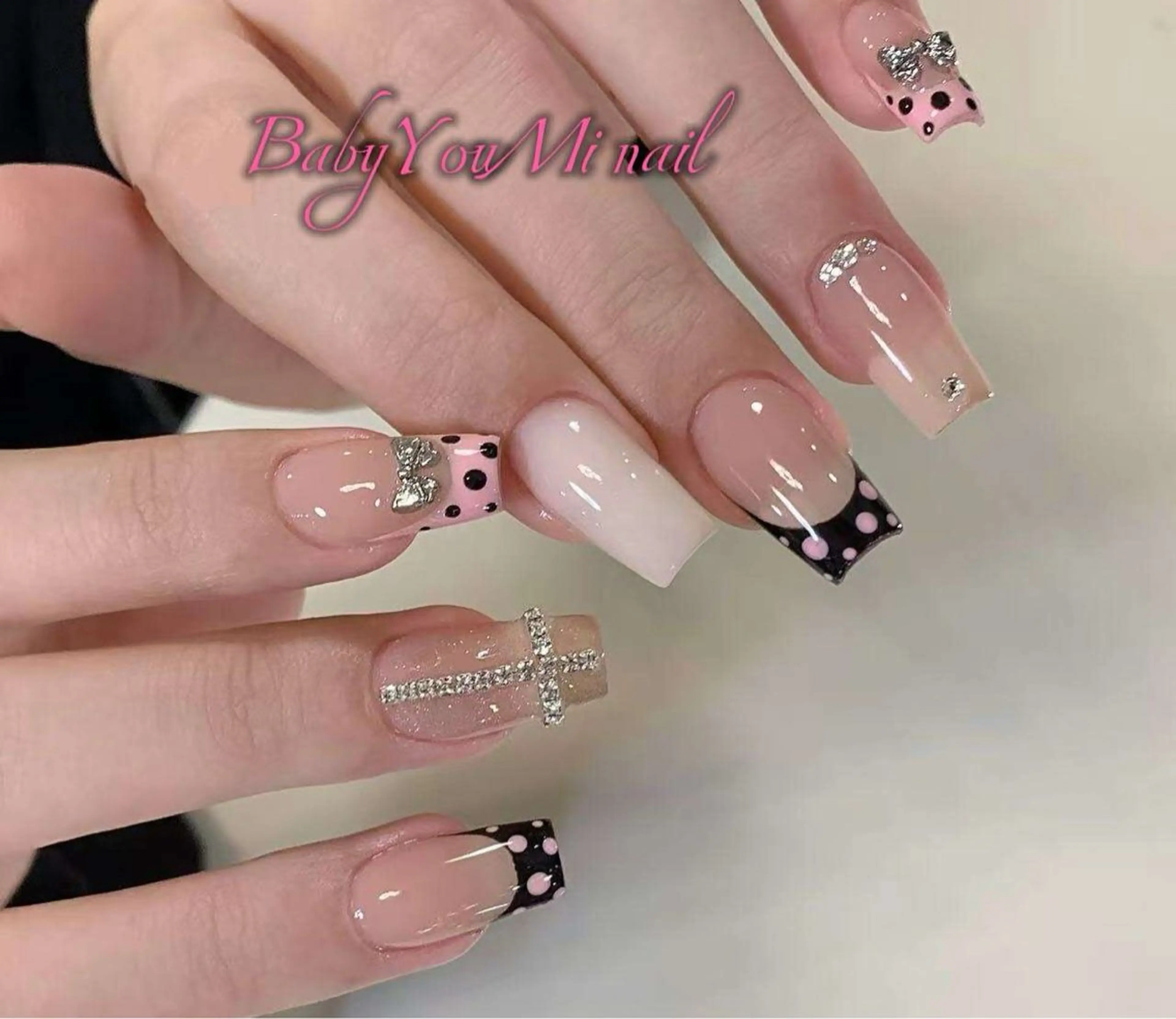 ネイル オーロラネイル フラワーネイル フットネイル フレンチネイル ジェルネイル ハンドネイル BabyYouMi nailのネイルデザイン