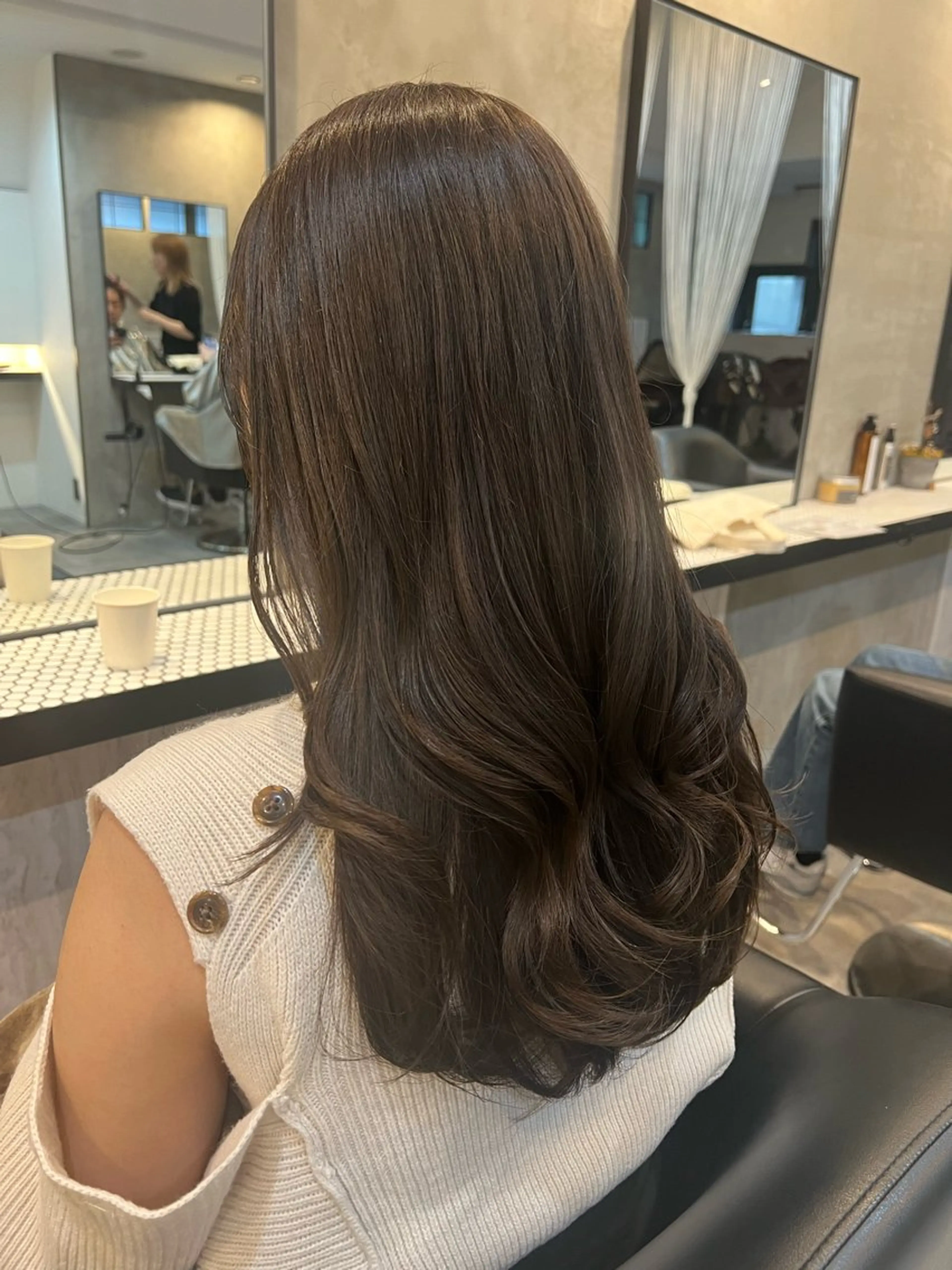 ロング カラー 透明感カラー グレージュ ヘアカラー トリートメント 工藤 梨花のヘアスタイル
