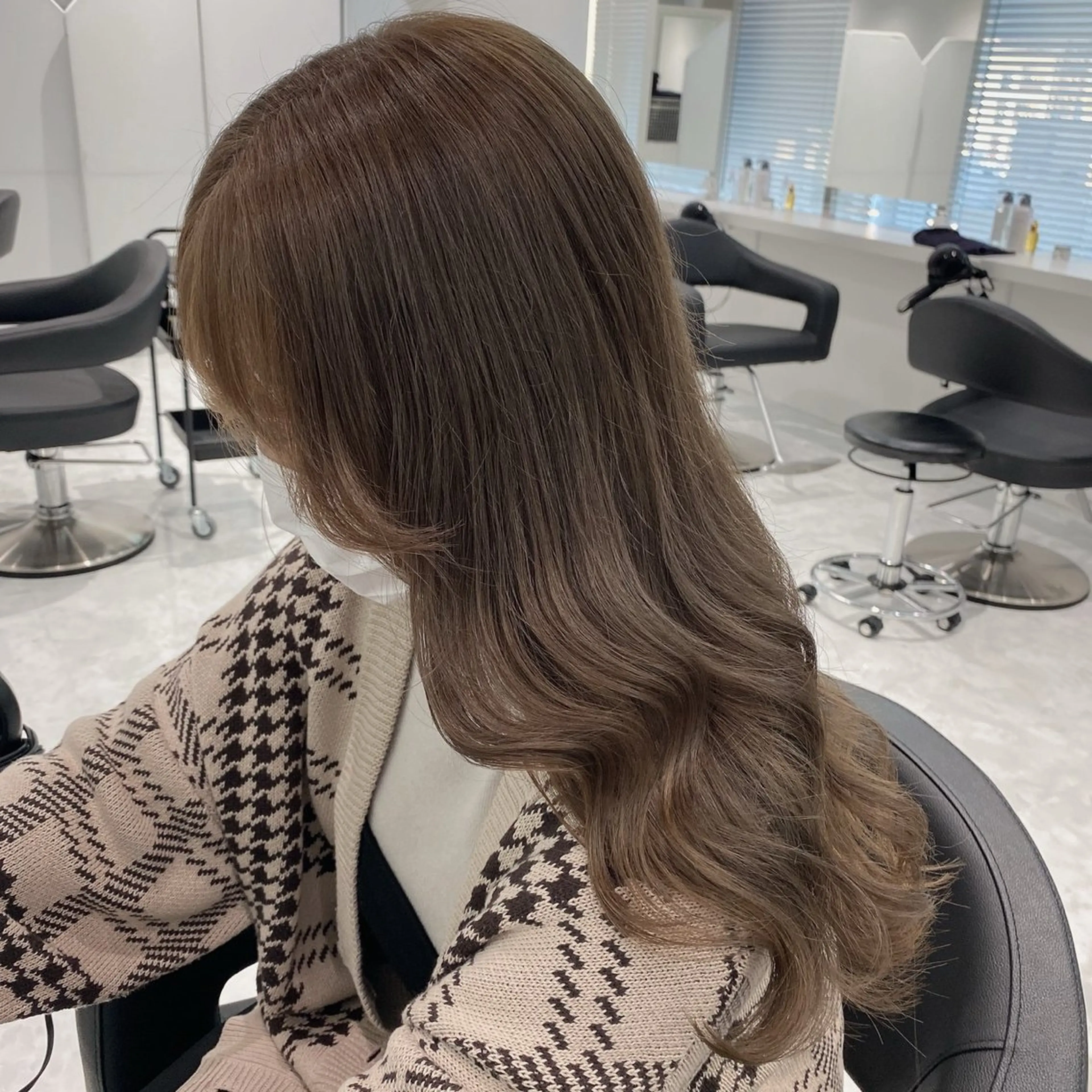 セミロング カラー 赤みなし艶カラー🍈 ユウナ🍈🤍のヘアスタイル
