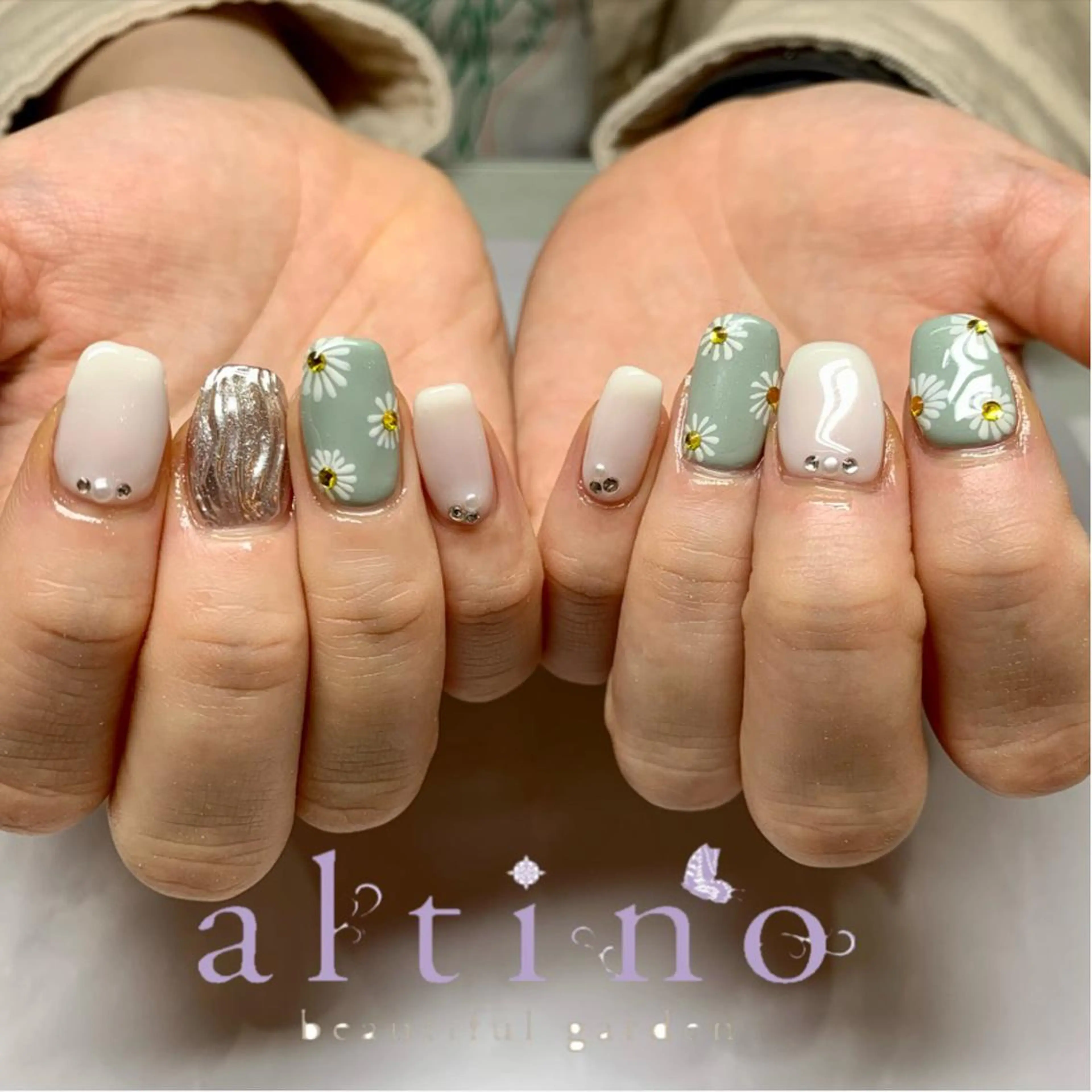 ネイル ハンドネイル nail atelier  new moon所属・森 貴子のネイルデザイン