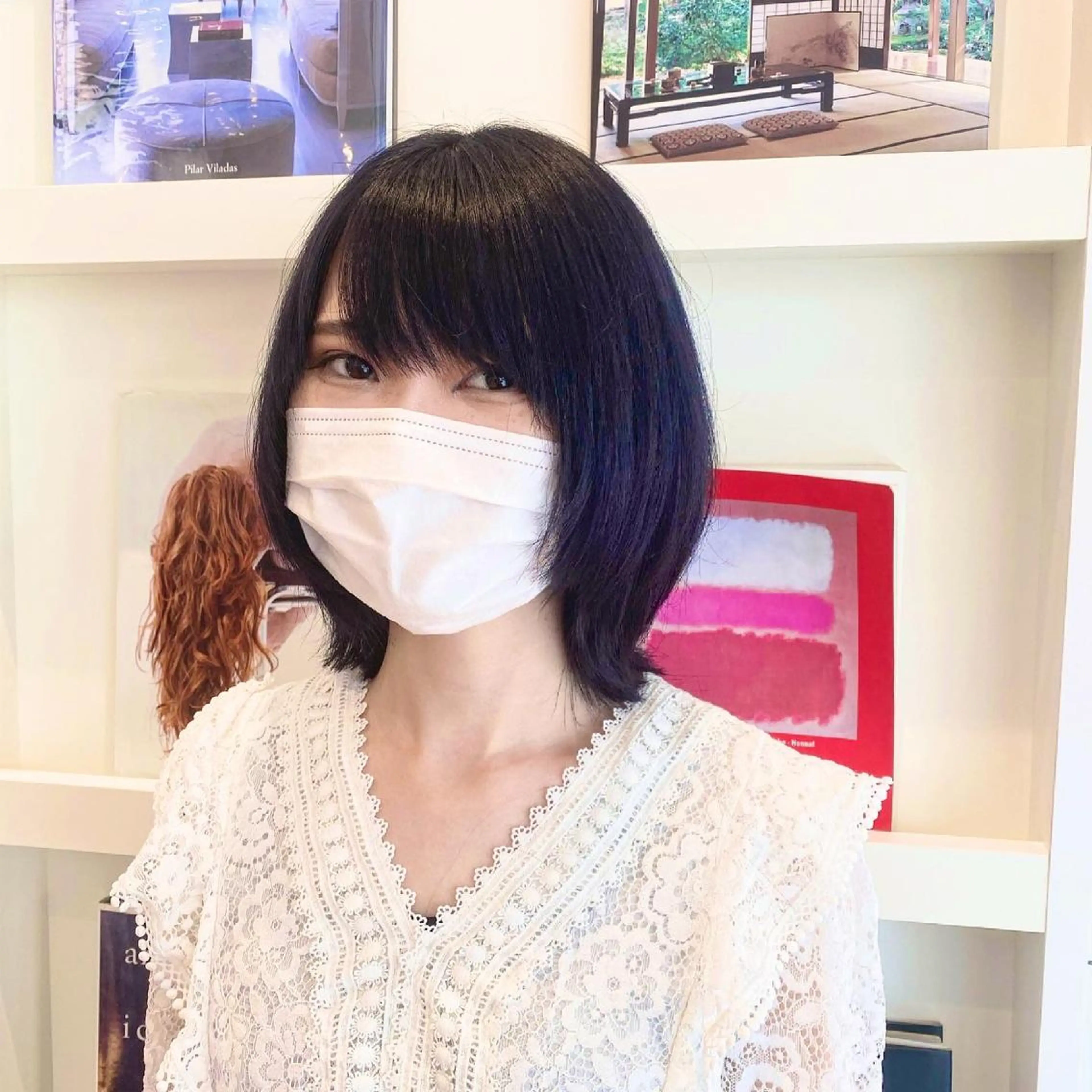 ミディアム カラー ラベンダーカラー ネイビーカラー 荒谷 薫のヘアスタイル