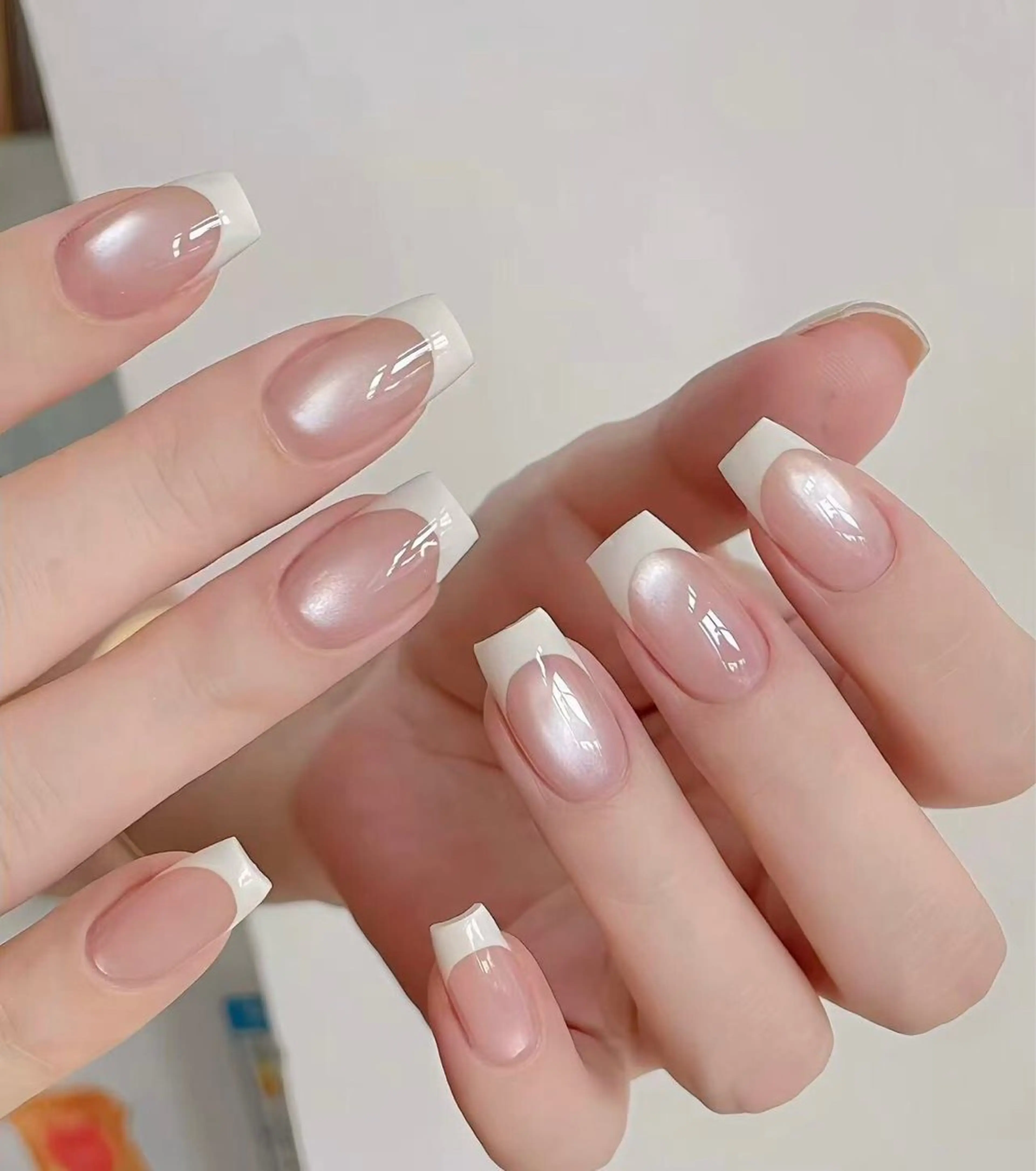 【ワンホン in's風】水光ガラス玉マグネット＋カラーフレンチの写真