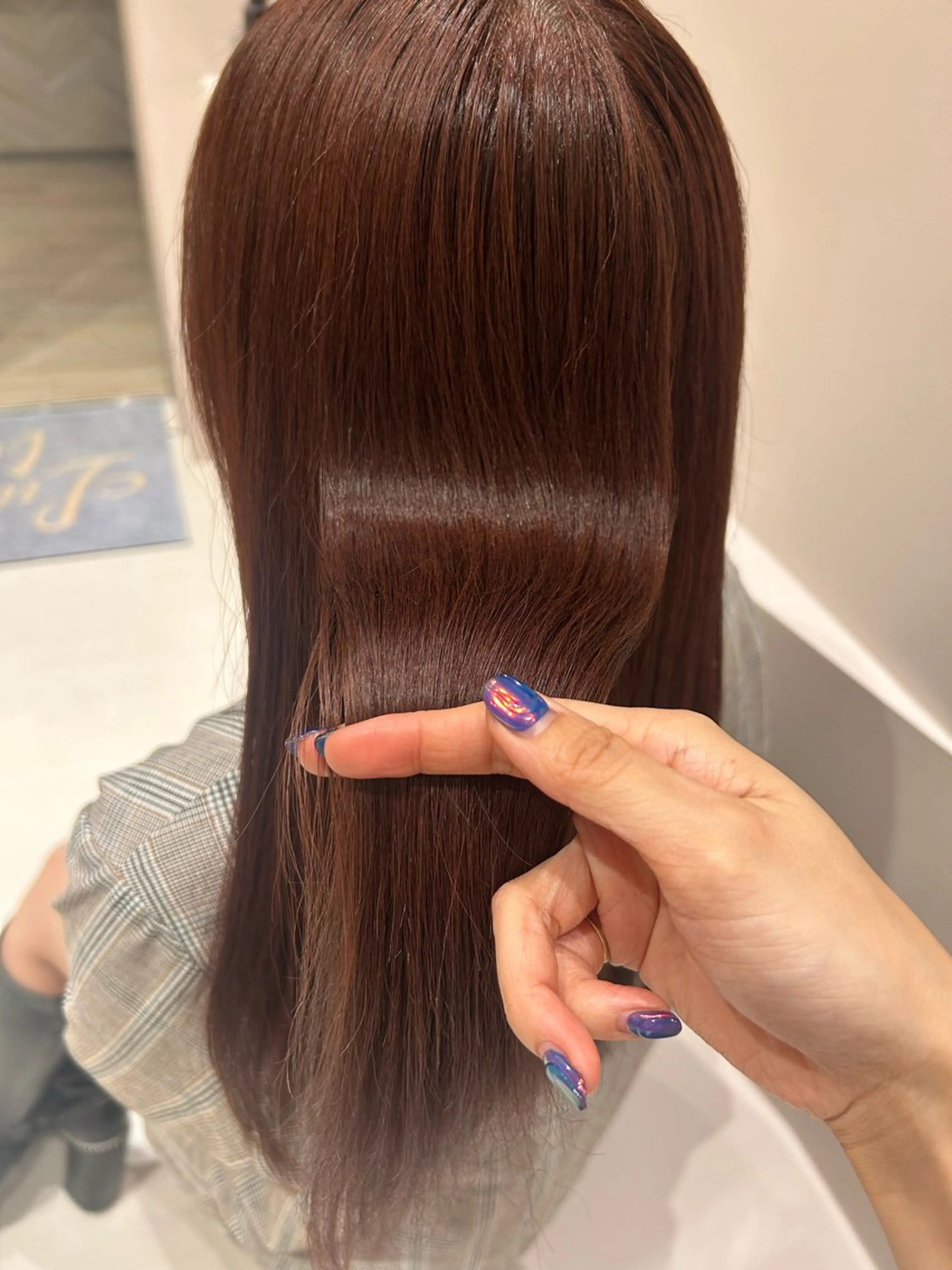 ロング カラー ヘアカラー トリートメント 浅倉栞 /透明感カラーのヘアスタイル