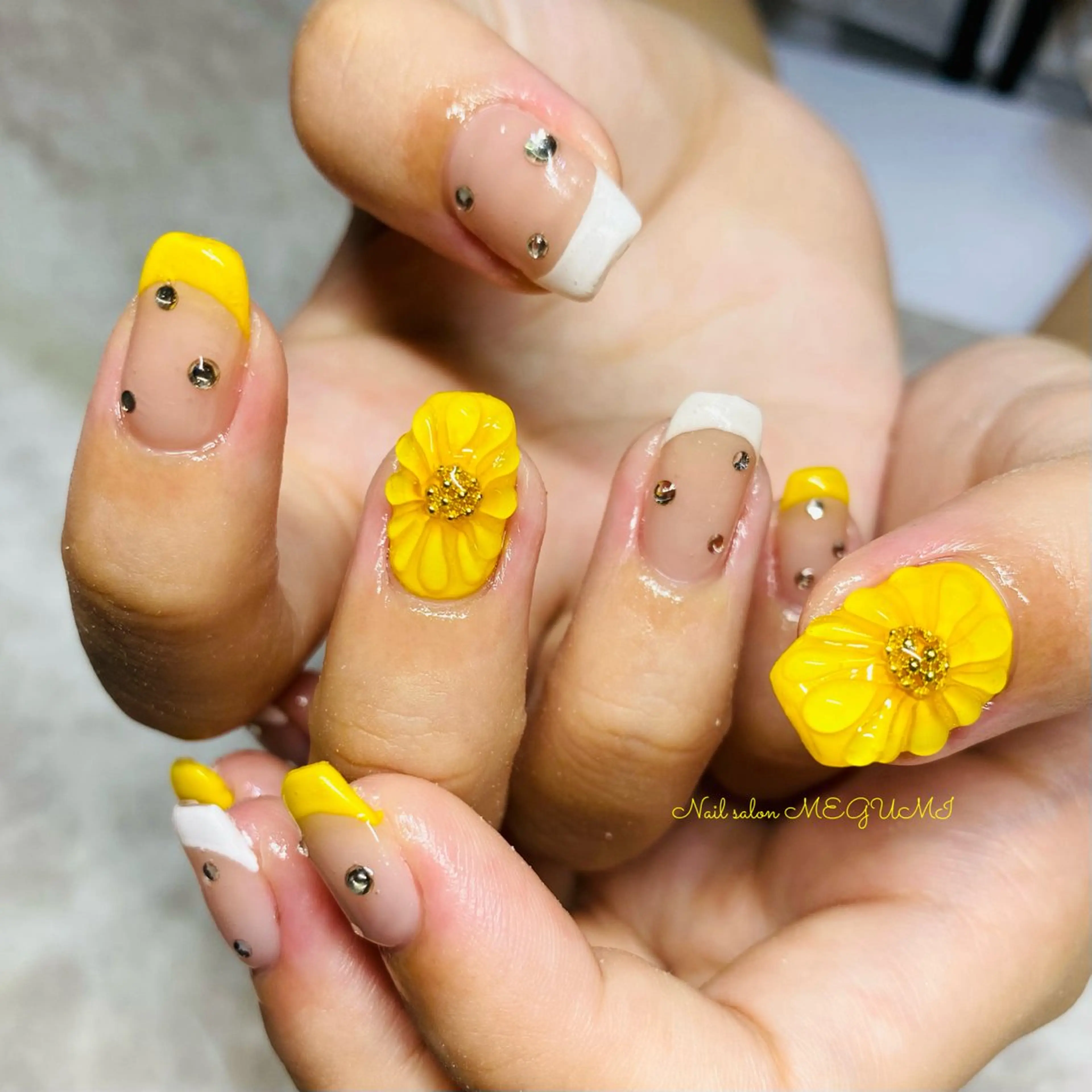 ネイル ゴージャス 持ち込み Nail salon MEGUMIのネイルデザイン