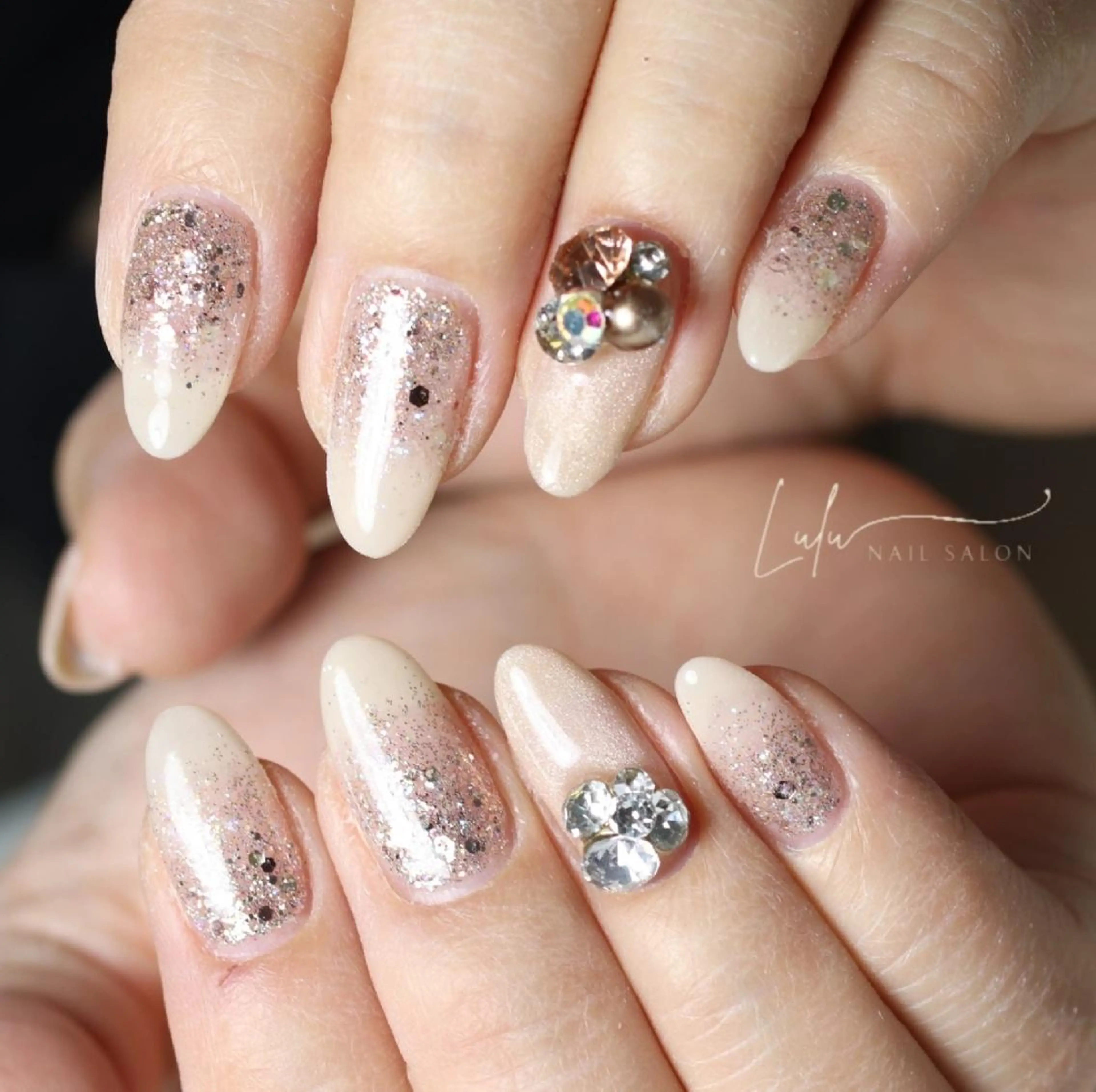 ネイル キラキラネイル ブライダルネイル Lulu nail salon 南堀江店所属・西村 あやかのネイルデザイン