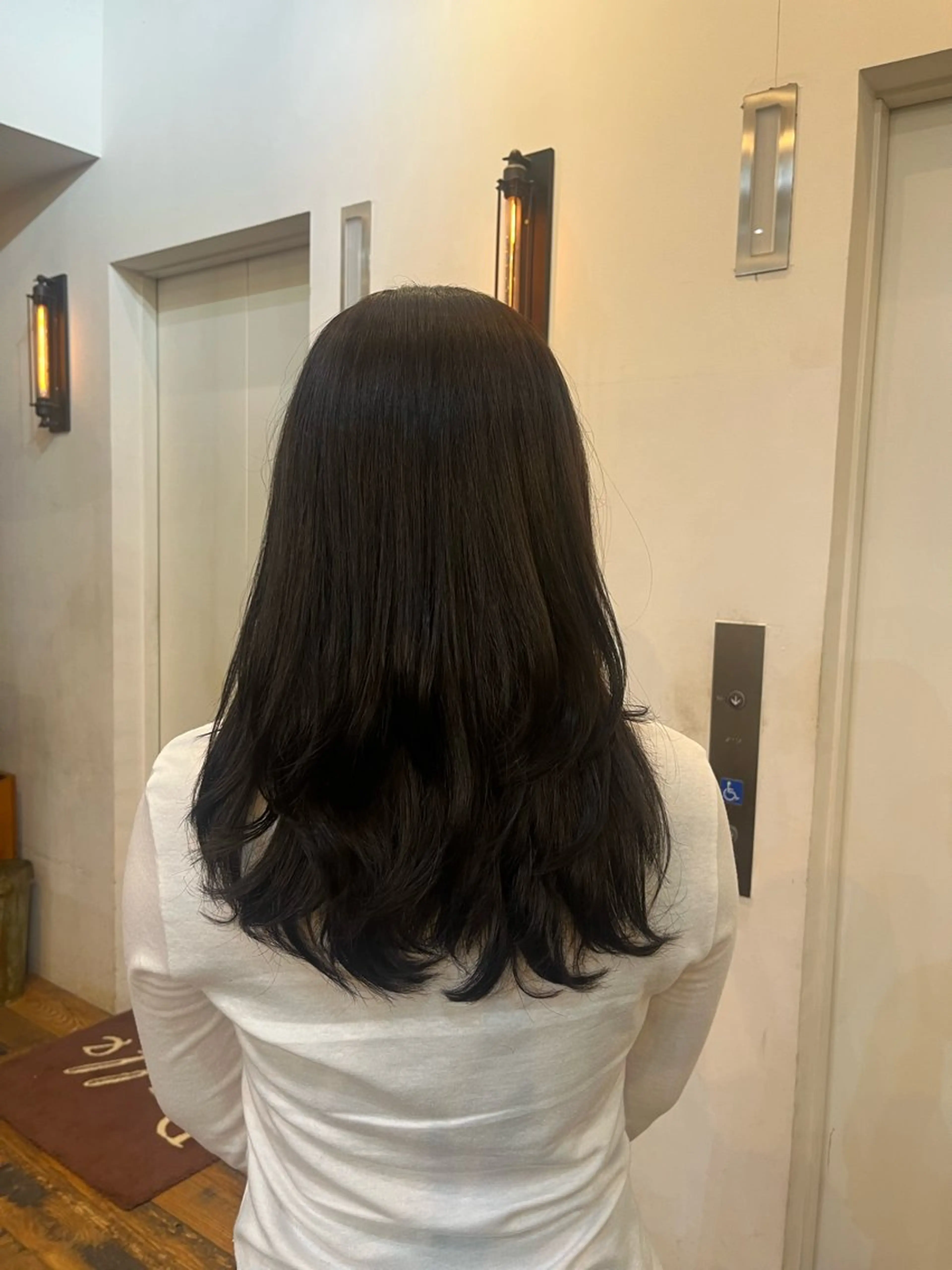 カラー ブラウンカラー ダークブラウン ヘアカラー トリートメント Belle Ginza並木通り所属・ゆるふわパーマ／ 透けカラー／秋葉香乃のヘアスタイル