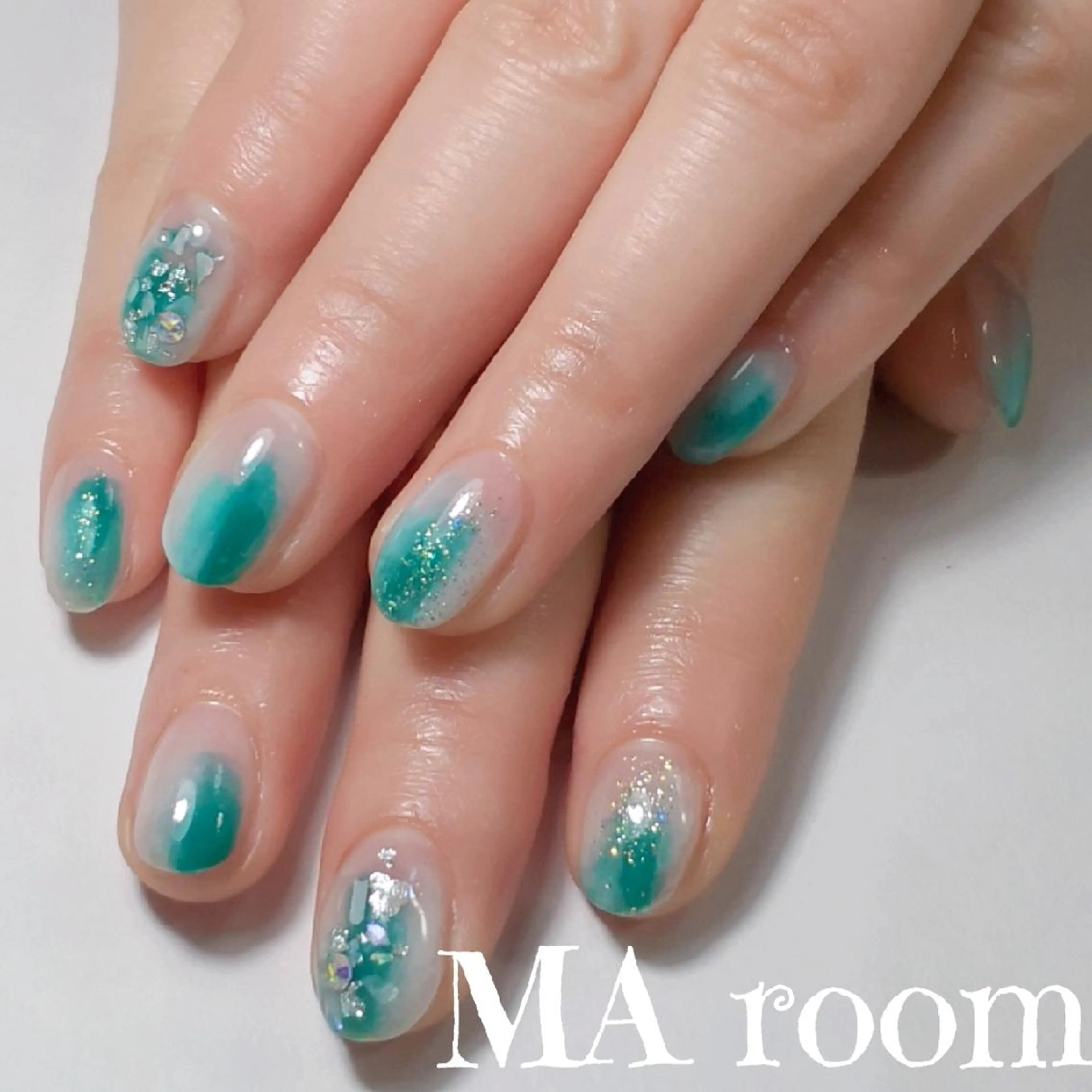 ネイル ＆MERCI所属・&MERCI nail maoのネイルデザイン