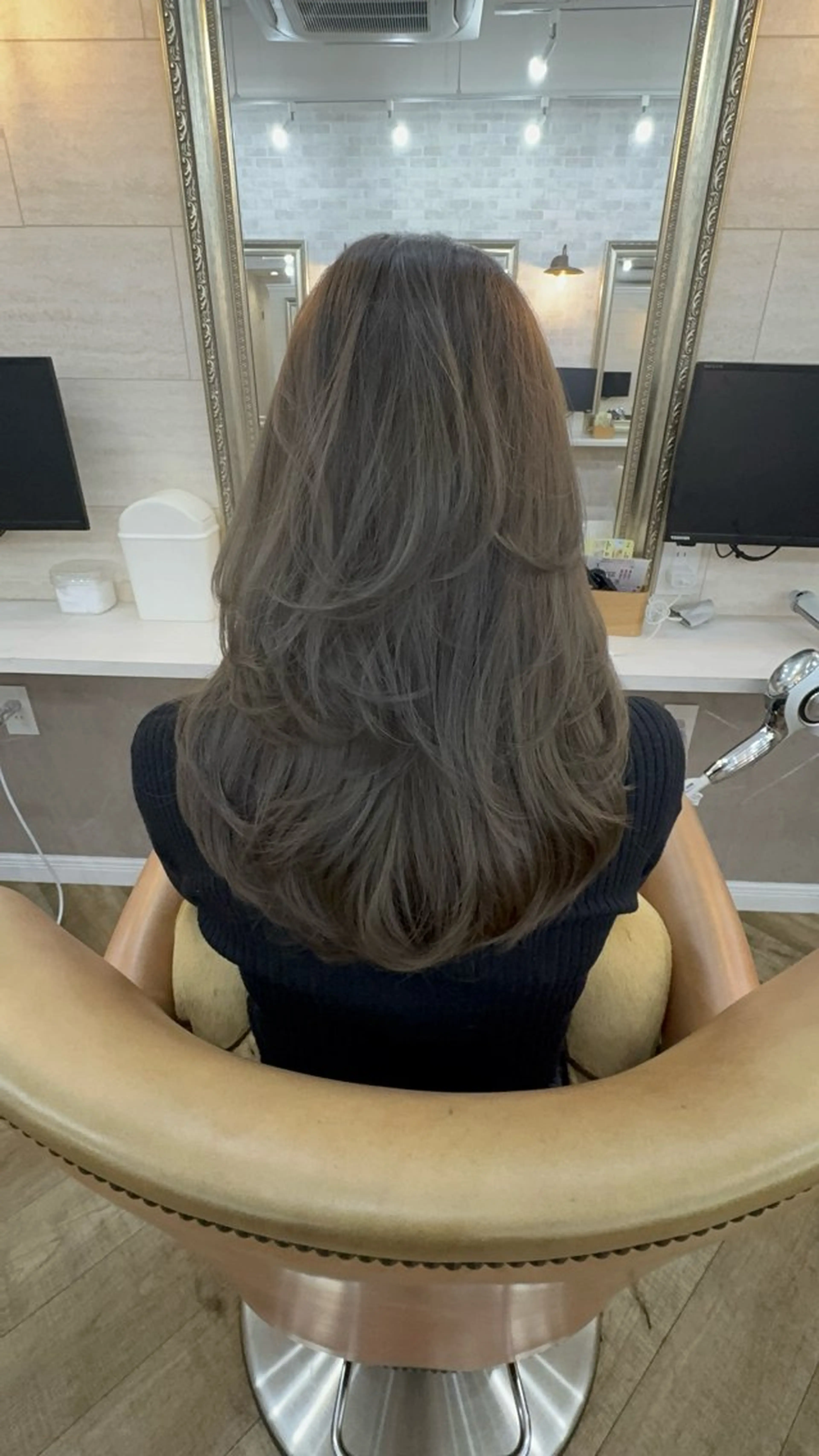 セミロング カラー ダブルカラー 外国人風カラー レイヤーカット カット ヘアカラー トリートメント teddy所属・レイヤーカット// メイのヘアスタイル