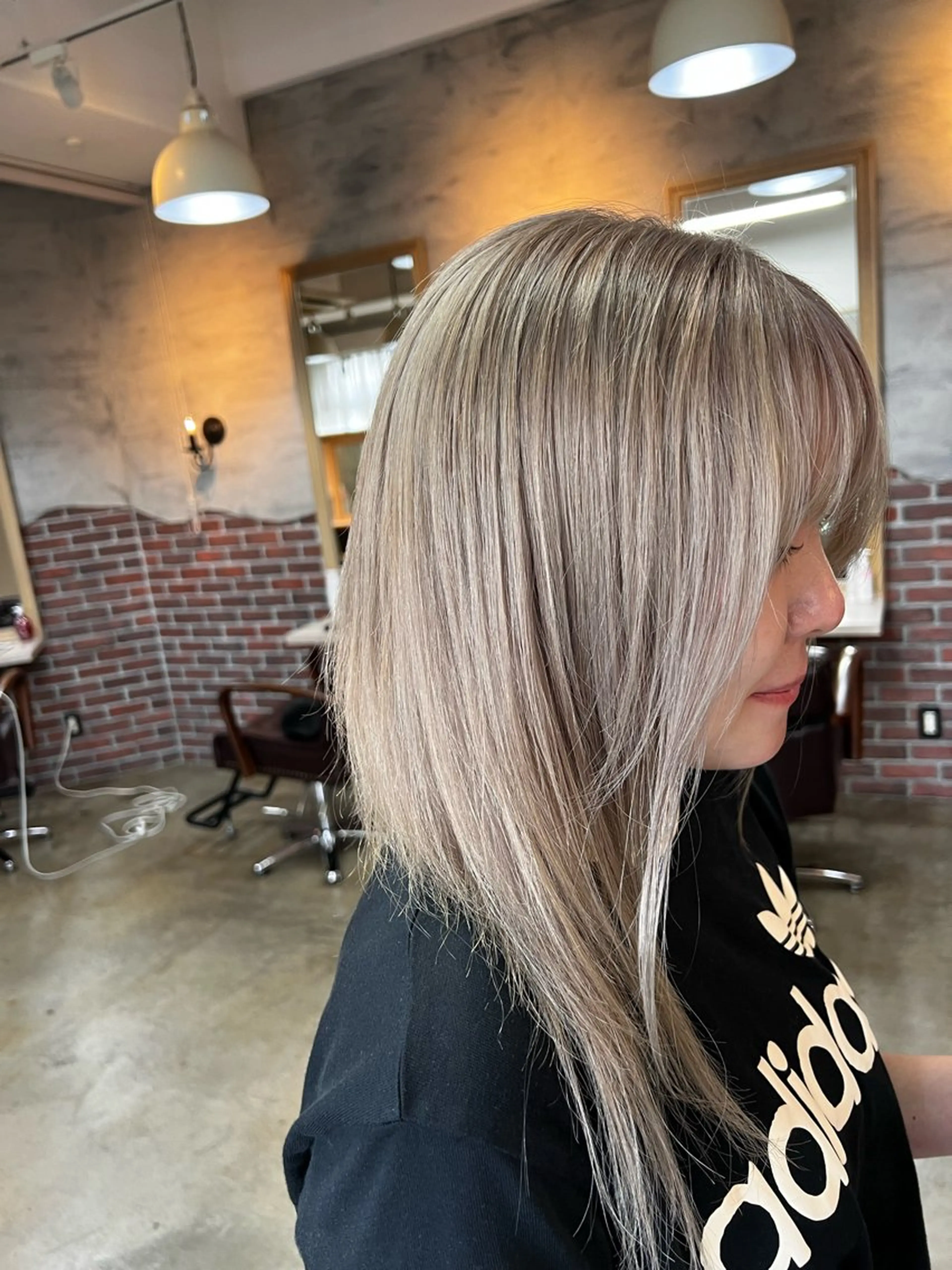 ミディアム カラー ハイトーンカラー ヘアカラー Tocolaso松戸店所属・いさく ひでみつのヘアスタイル