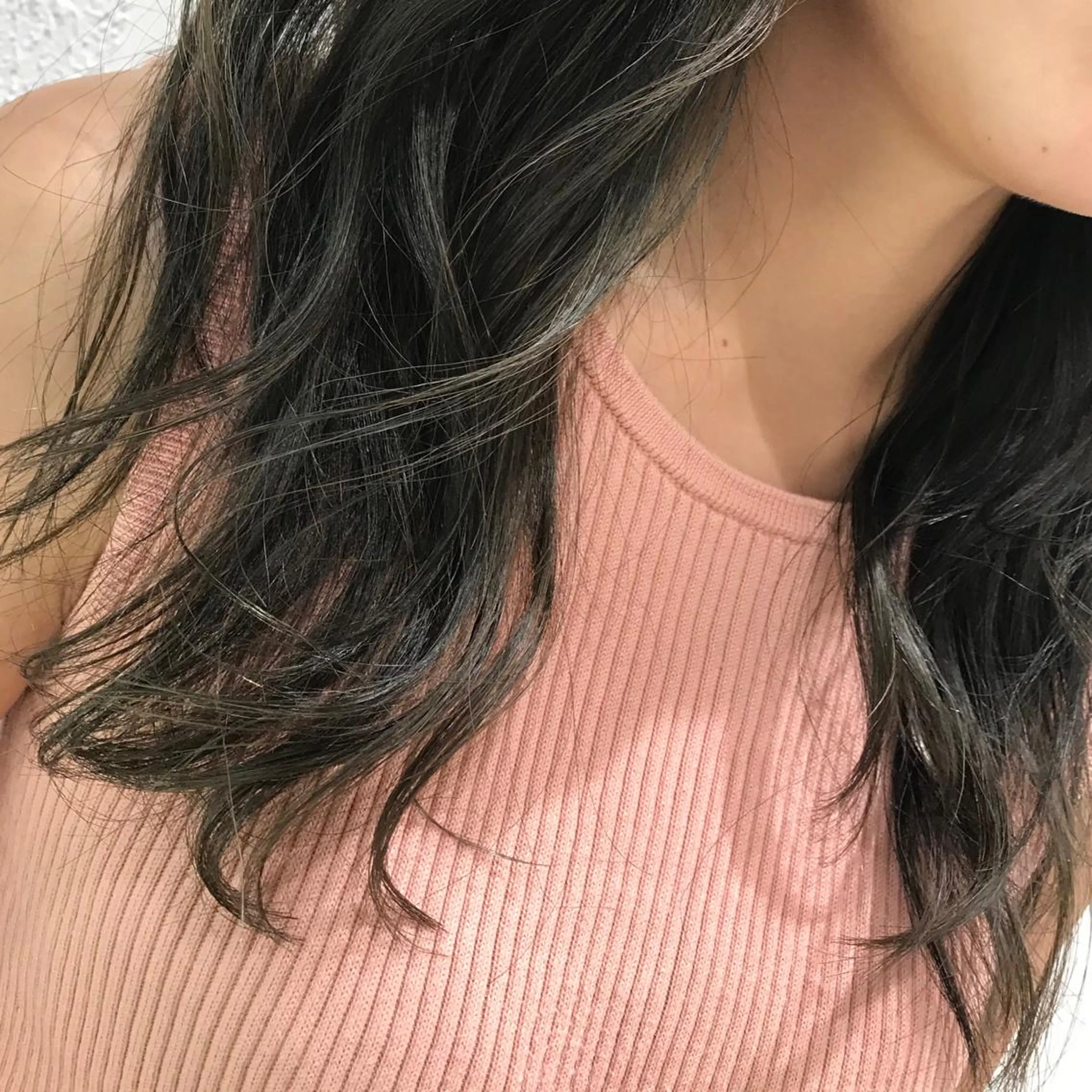 セミロング カラー グレージュ ハイライトカラー ハイライト ヘアカラー トリートメント ウエモト タク ショート/レイヤーのヘアスタイル