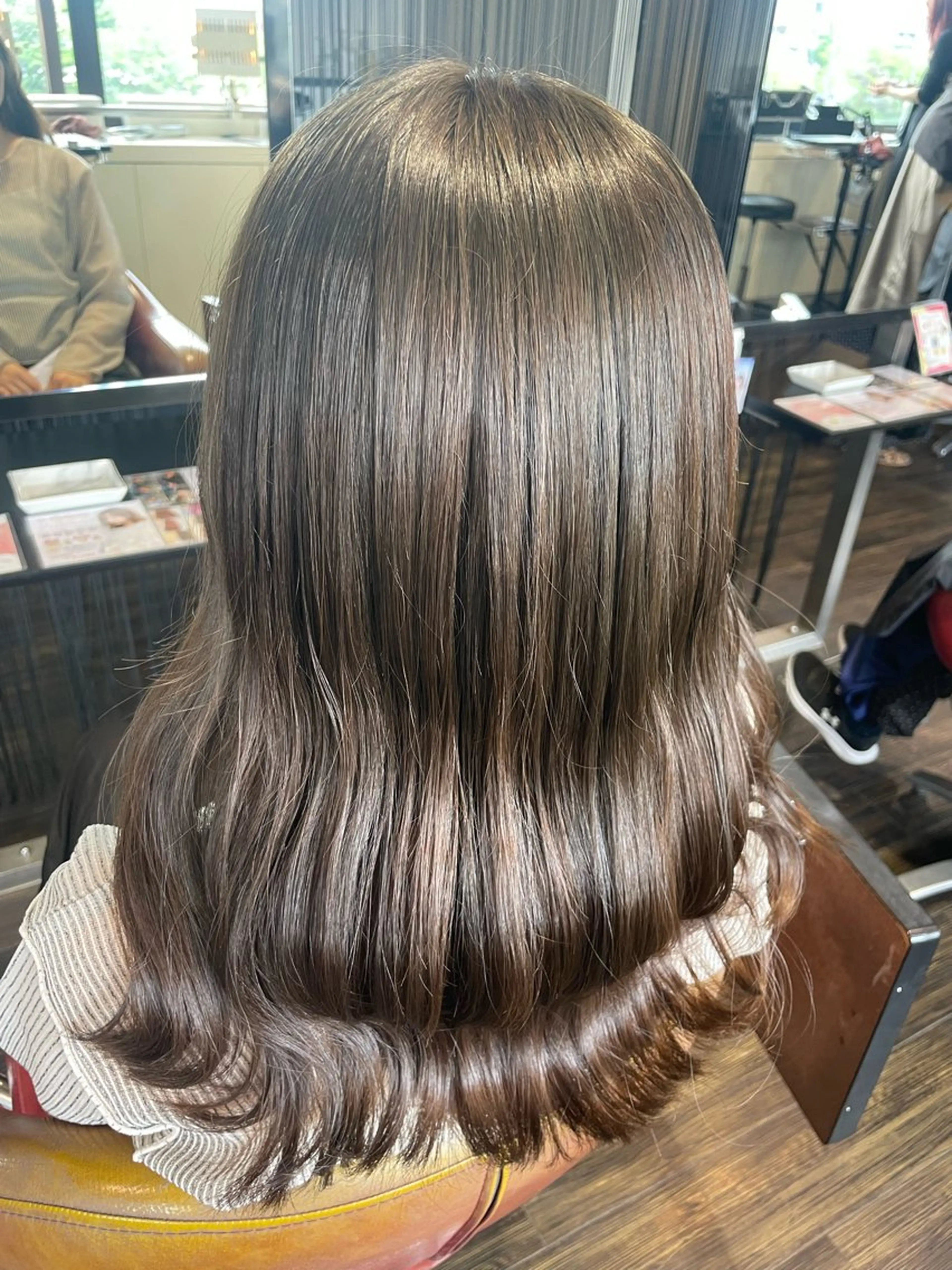 ロング カラー ブラウンカラー チョコレートブラウン カット ヘアカラー 佐藤 綾郁のヘアスタイル