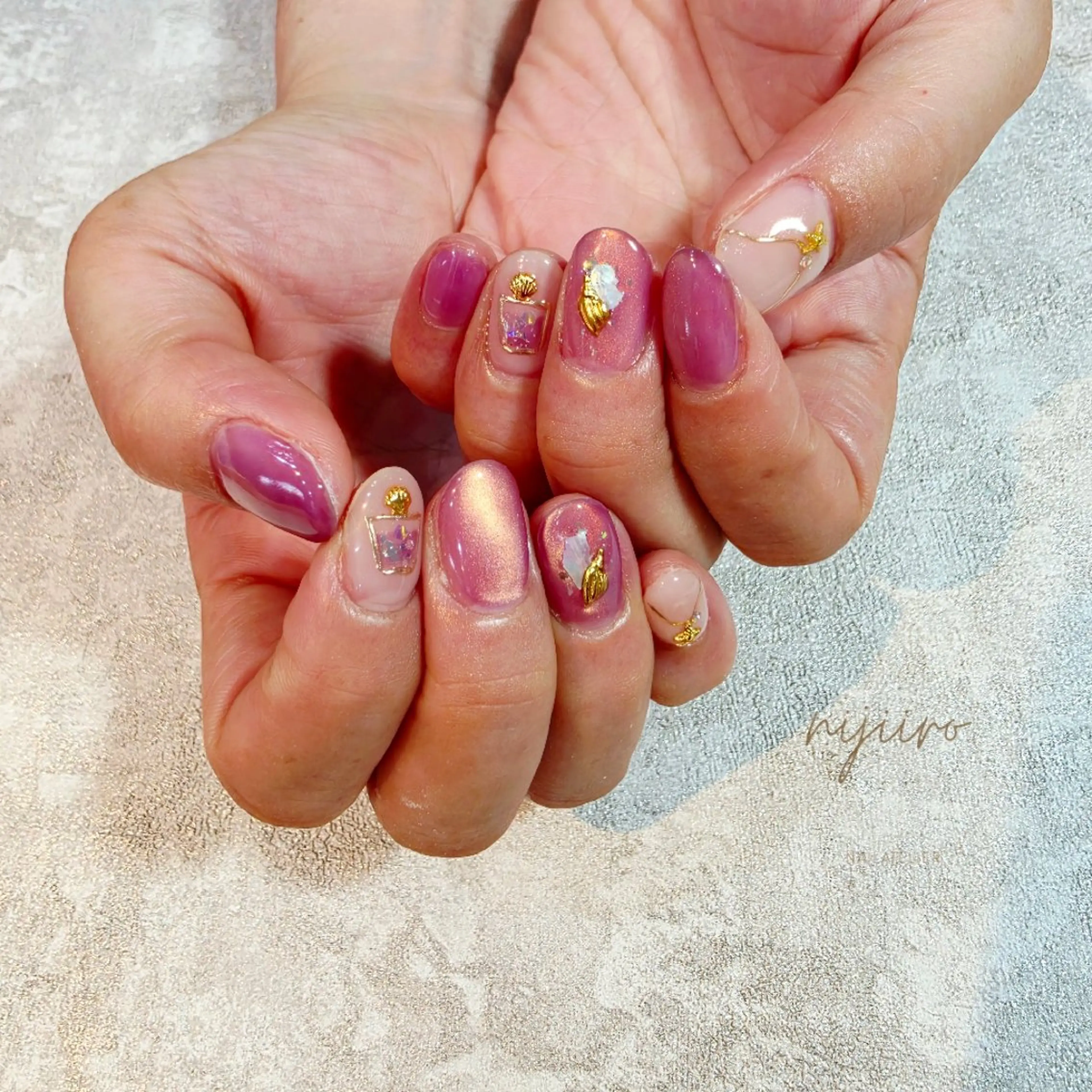 ネイル ハンドネイル nailatelier nijiiro.所属・nijiiro🌈 サトウのネイルデザイン
