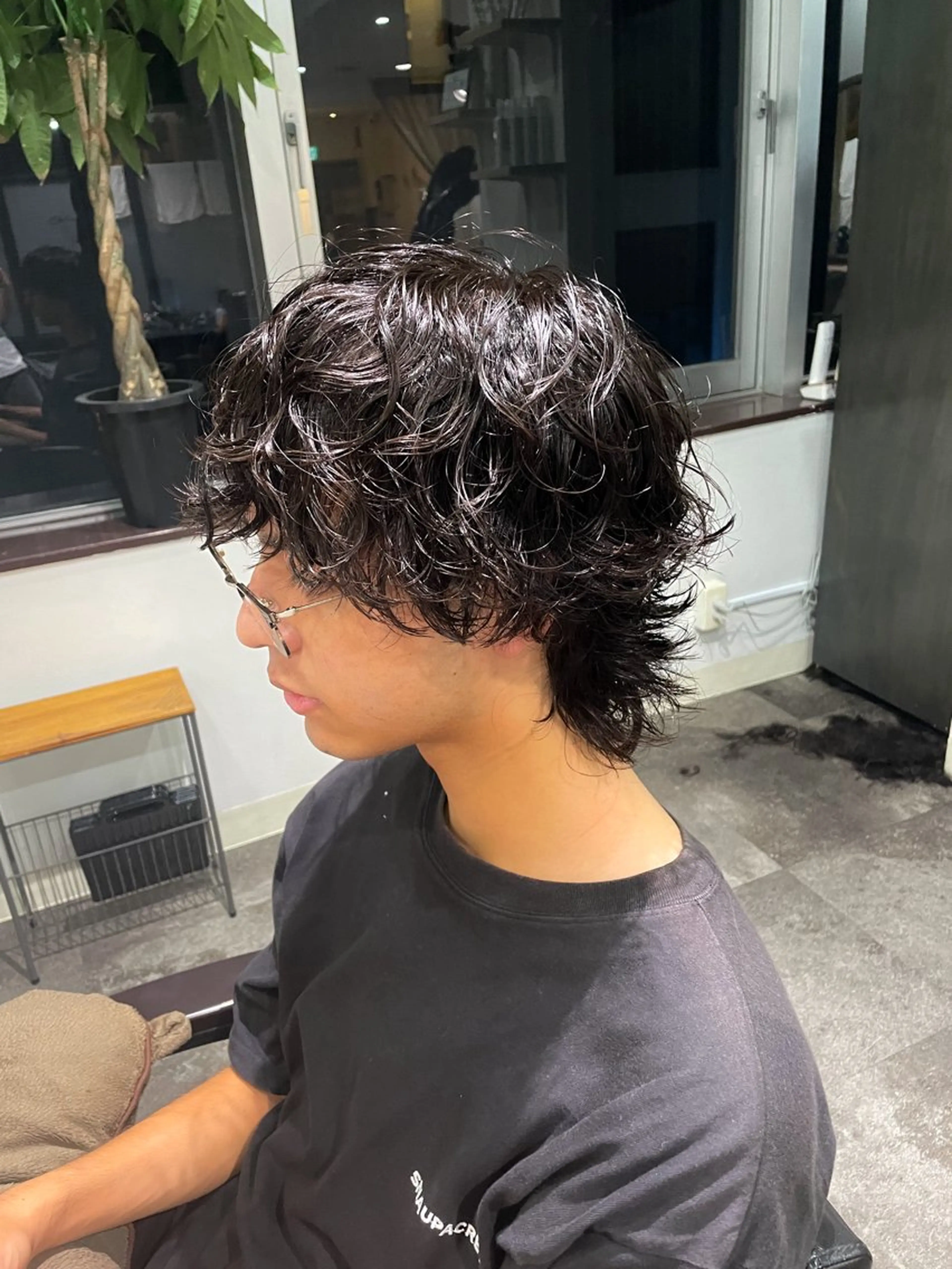 パーマ メンズ マッシュウルフ マッシュ メンズパーマ メンズウルフカット ウルフカット est-r. Shionのヘアスタイル