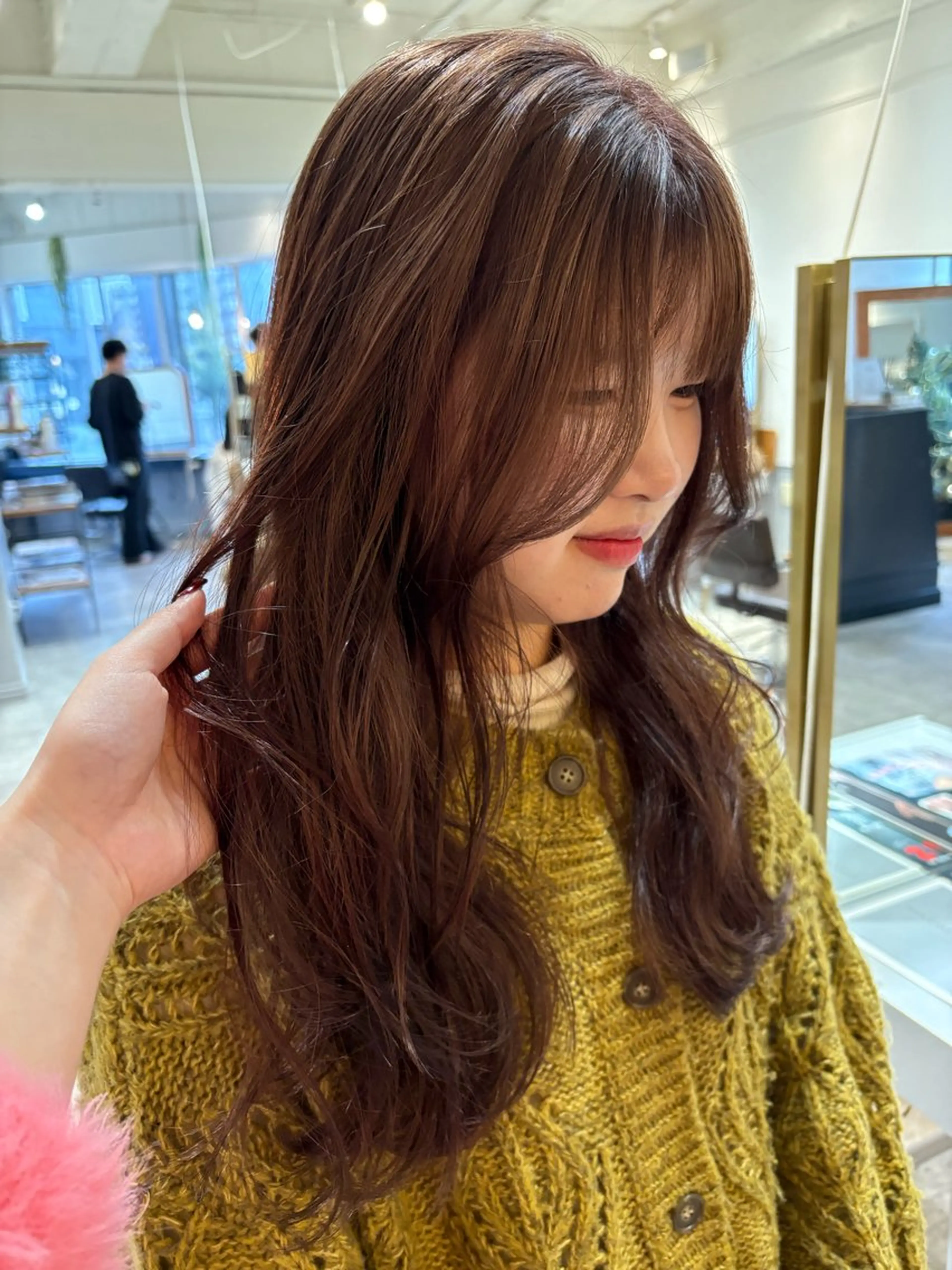 セミロング ヘアカラー SIKI yuuna モテ韓国ヘア☁️のヘアスタイル