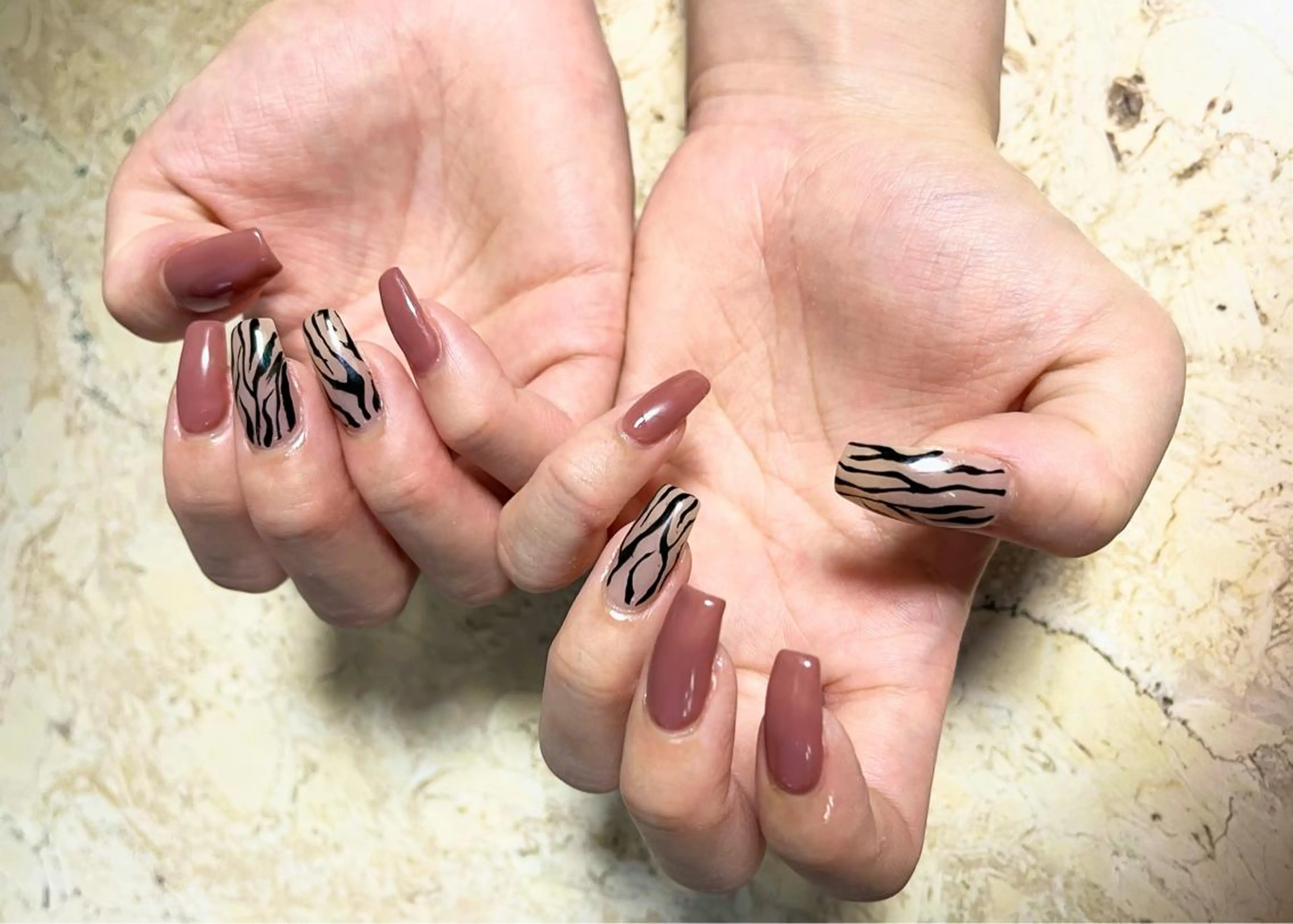 ネイル アニマル柄 クリアネイル ジェルネイル 氷ネイル・うるうるネイル 韓国ネイル mieux IZUMiのネイルデザイン