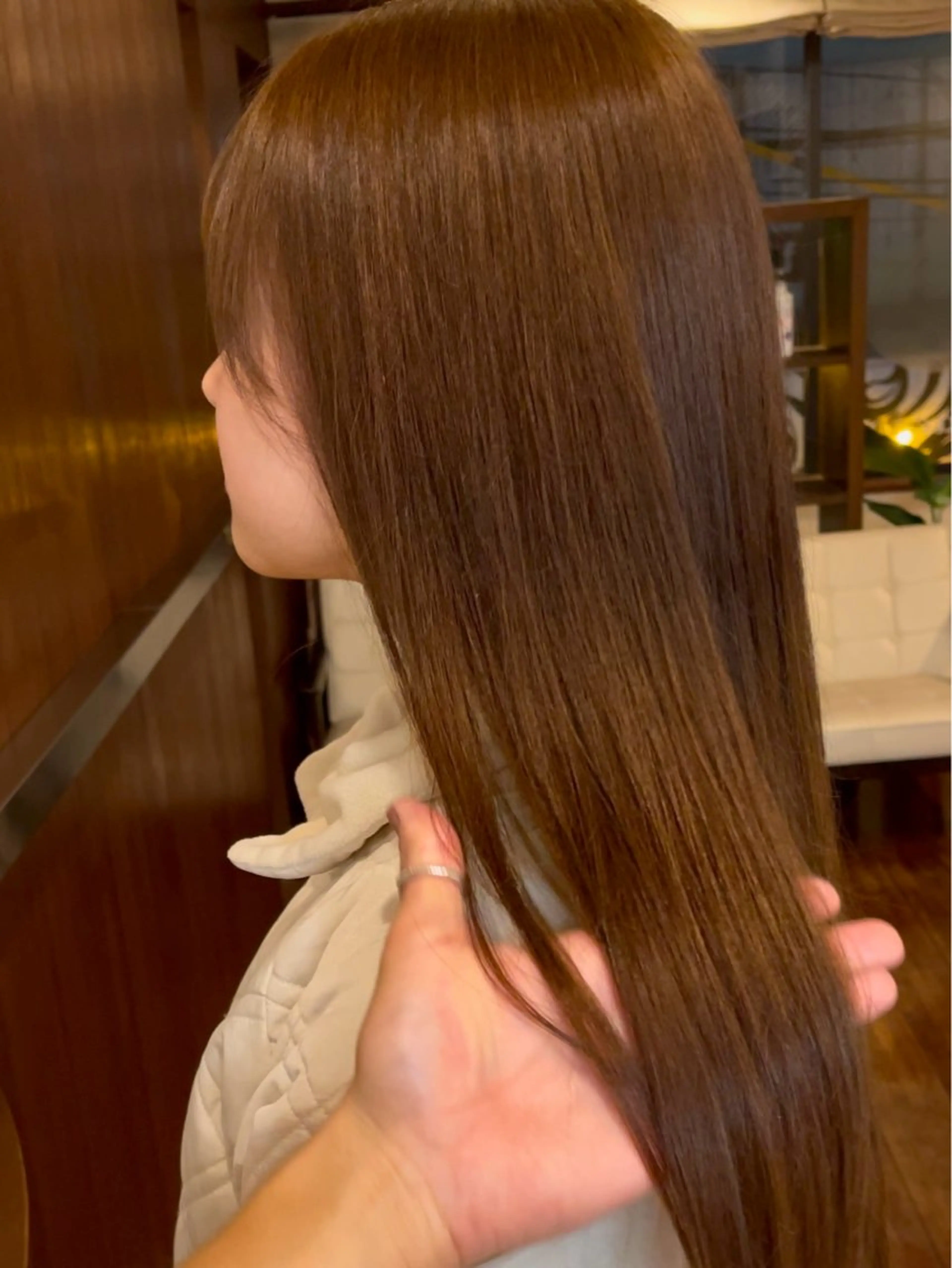 ロング カラー ブラウンカラー ヘアカラー トリートメント 髪質改善ｶﾗｰ ｹｱﾌﾞﾘｰﾁ/ﾀﾑのヘアスタイル
