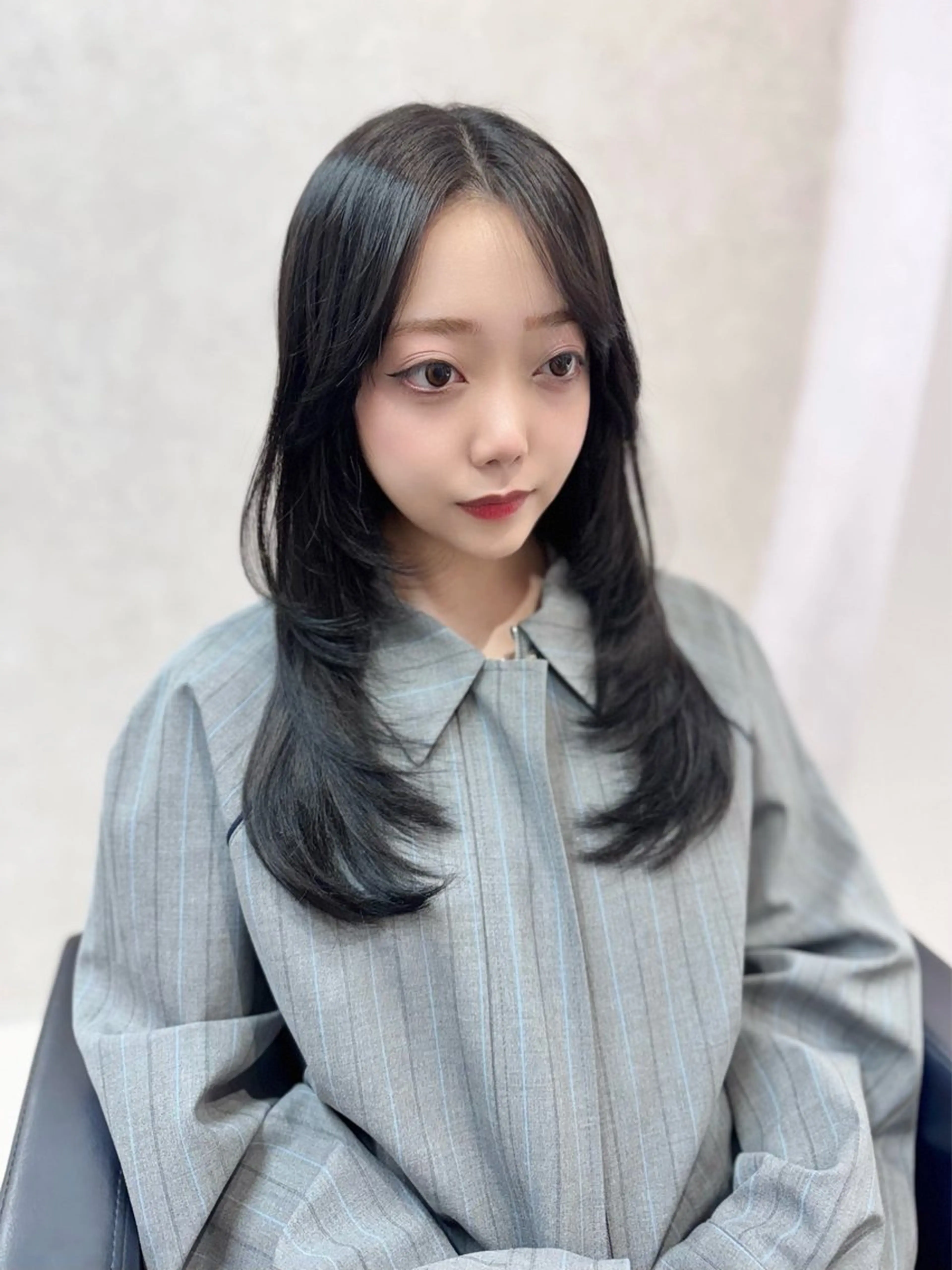 セミロング カラー カット ヘアカラー トリートメント レイヤーカット 韓国🇰🇷EMIのヘアスタイル