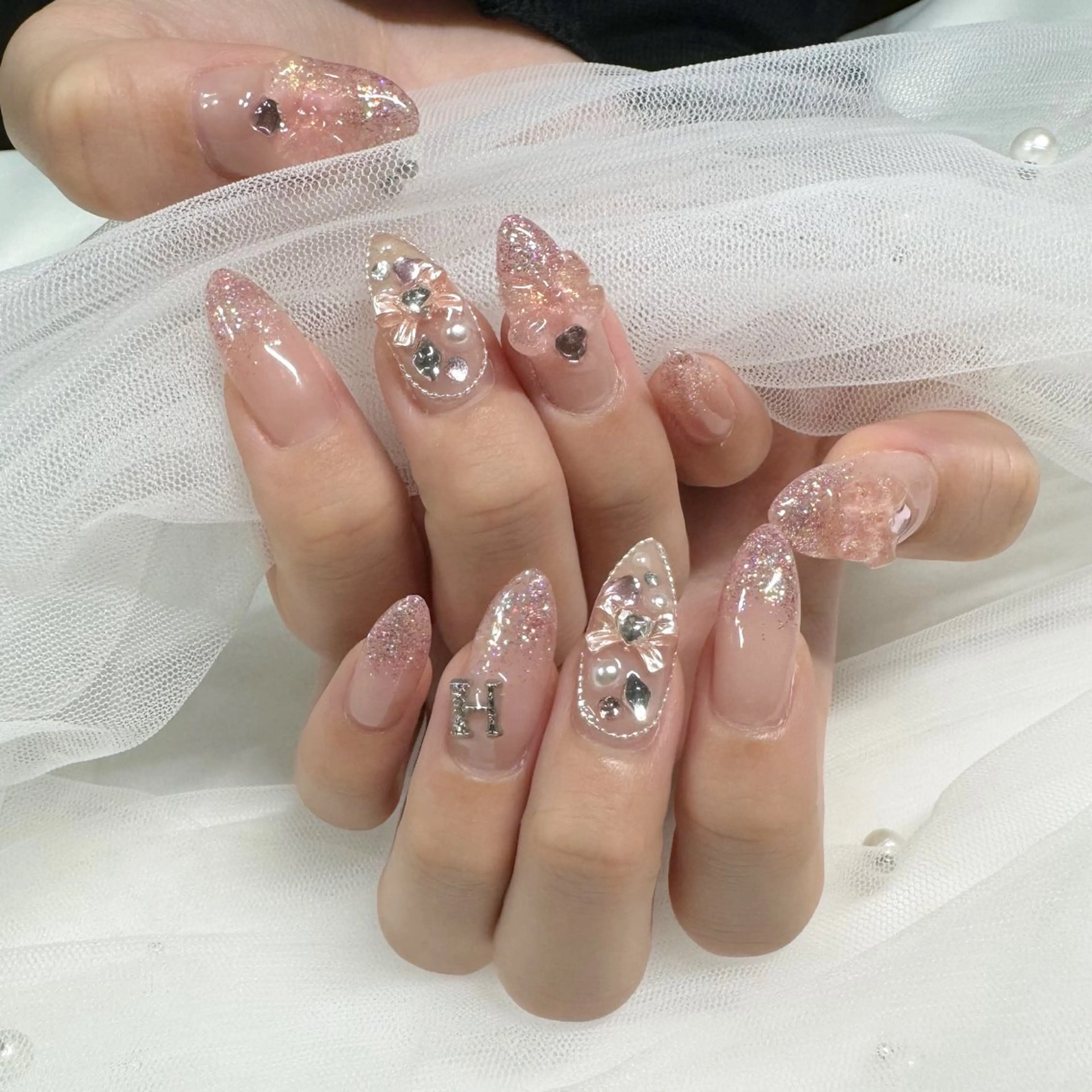 ネイル リボン 東 千夏のネイルデザイン