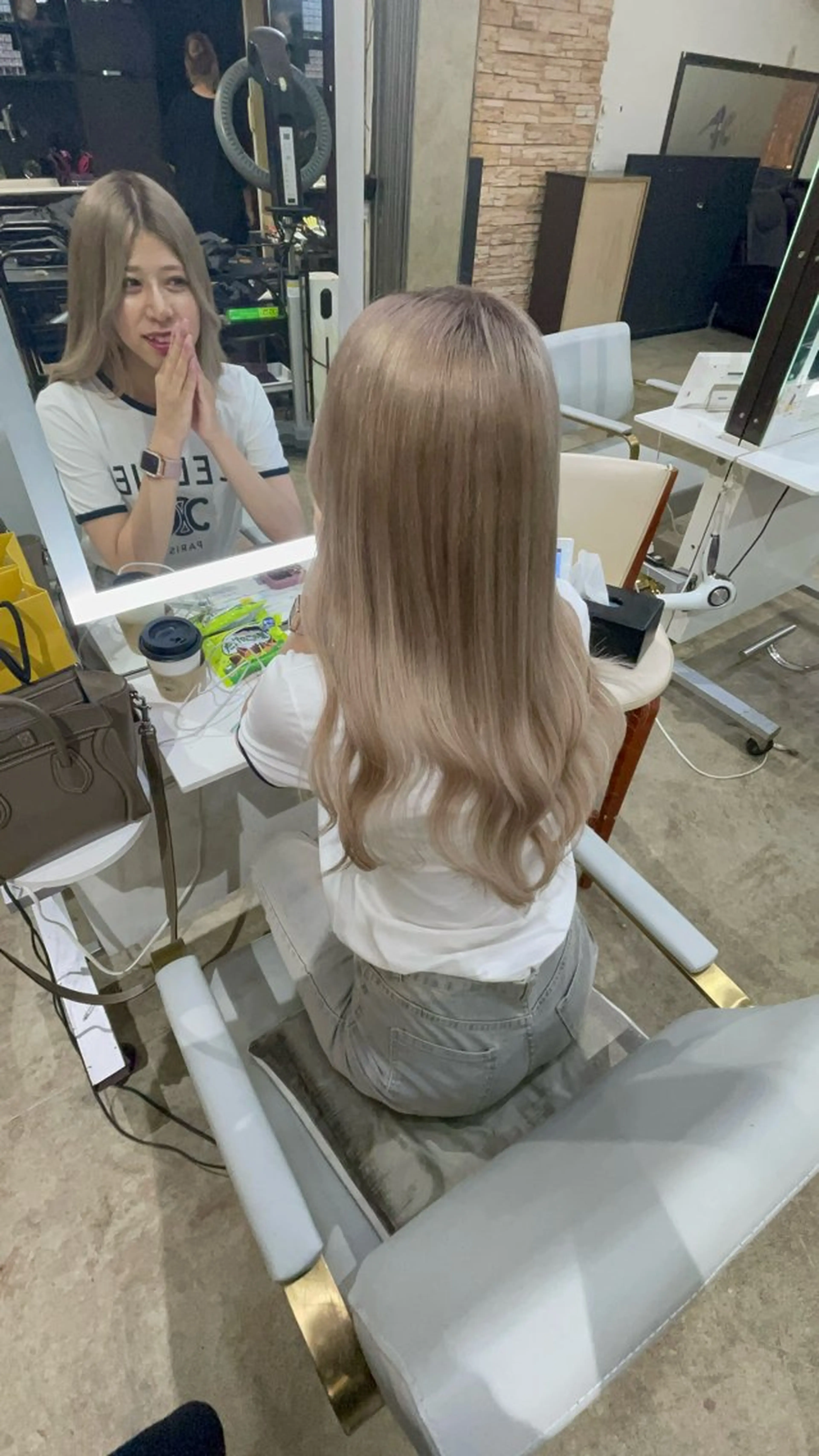 ロング カラー ブリーチ エクステ ヘアカラー トリートメント ヘアセット アンククロス/ エクステ／ハイトーンのヘアスタイル