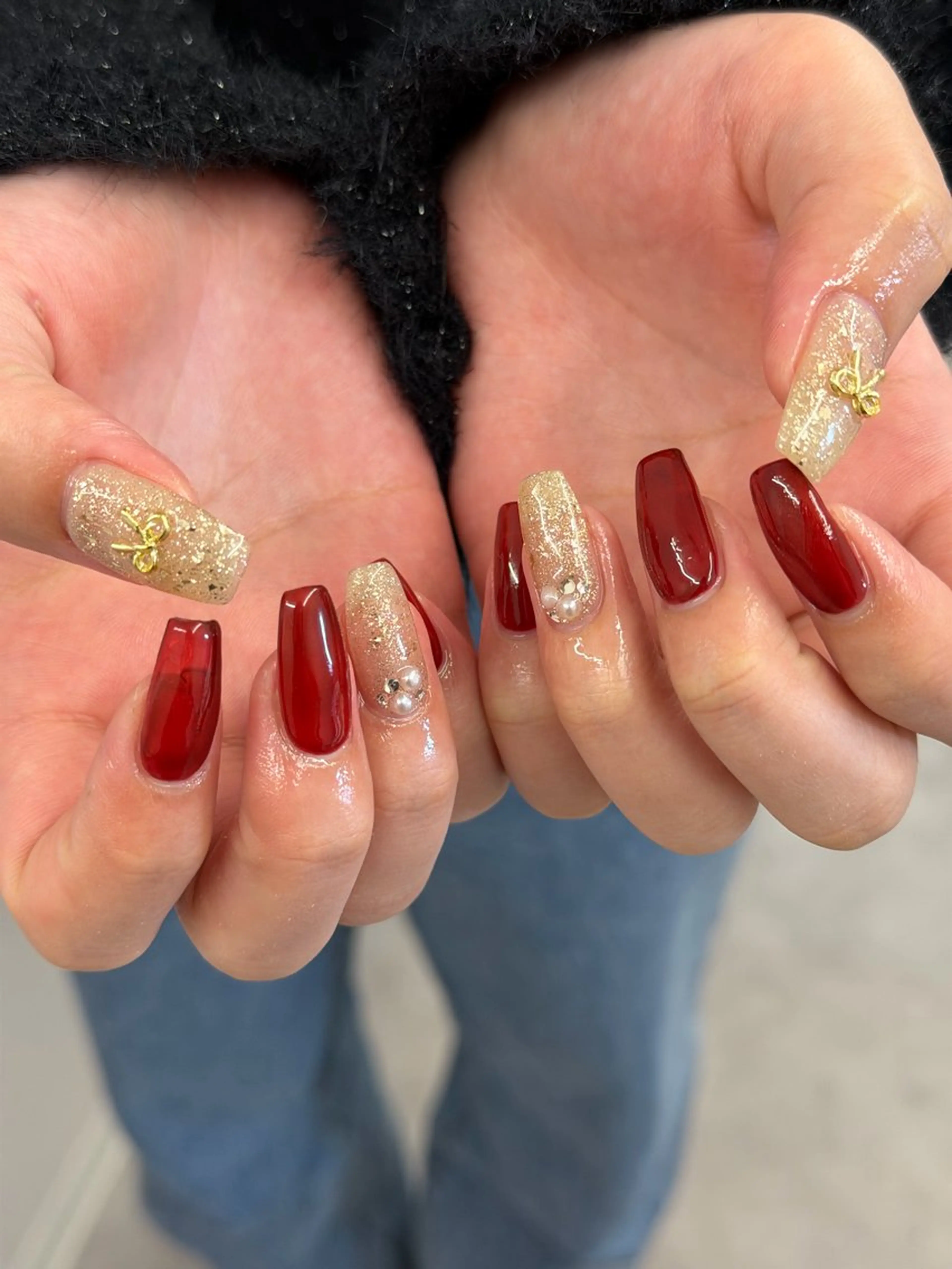 ネイル ジェルネイル ゴールド キラキラネイル マグネットネイル ニュアンスネイル ハンドネイル ハンドケア Bana_ Nailのネイルデザイン