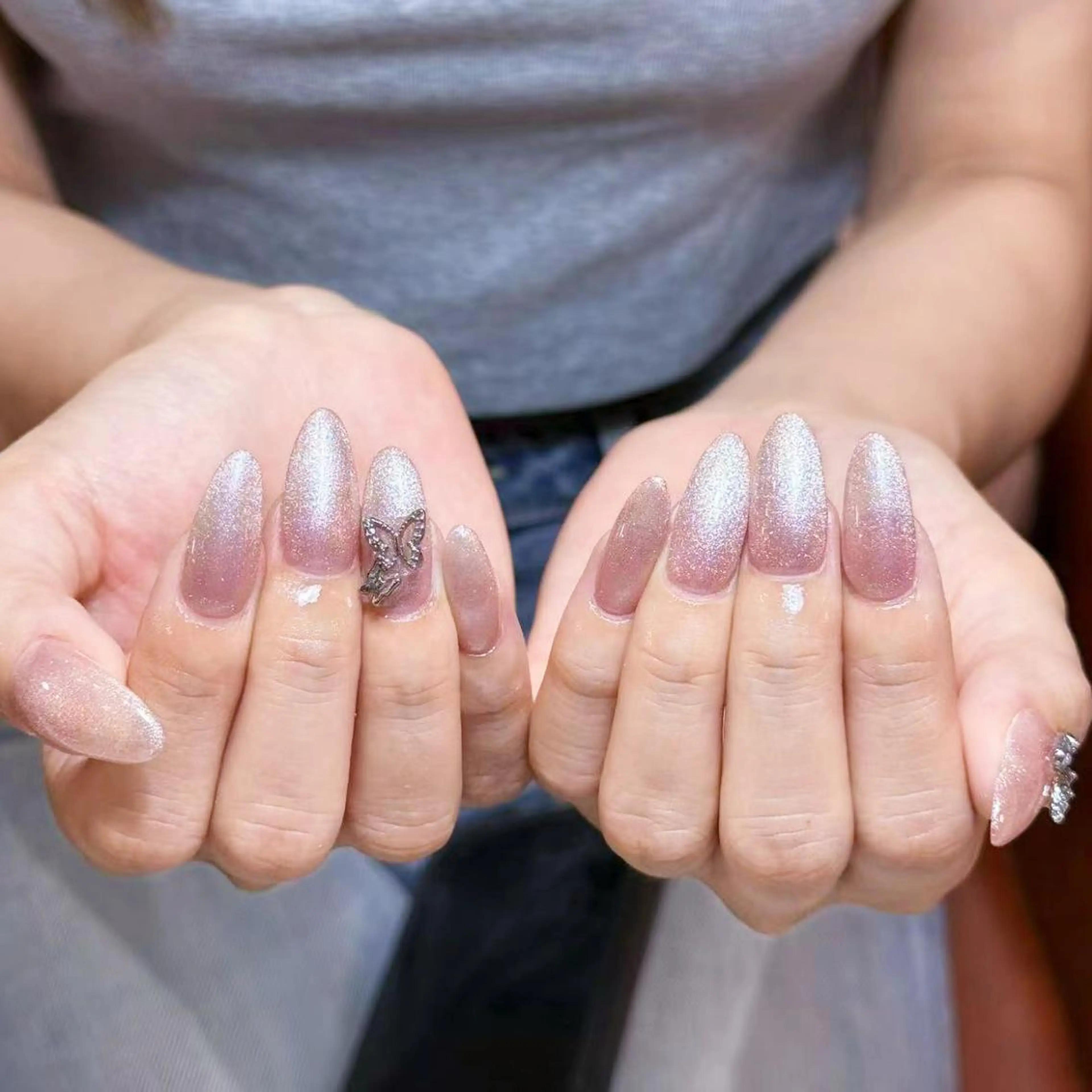 ネイル アートネイル オーロラネイル ガーリー キラキラネイル 韓国ネイル ハンドネイル DIAMOND 💅のネイルデザイン