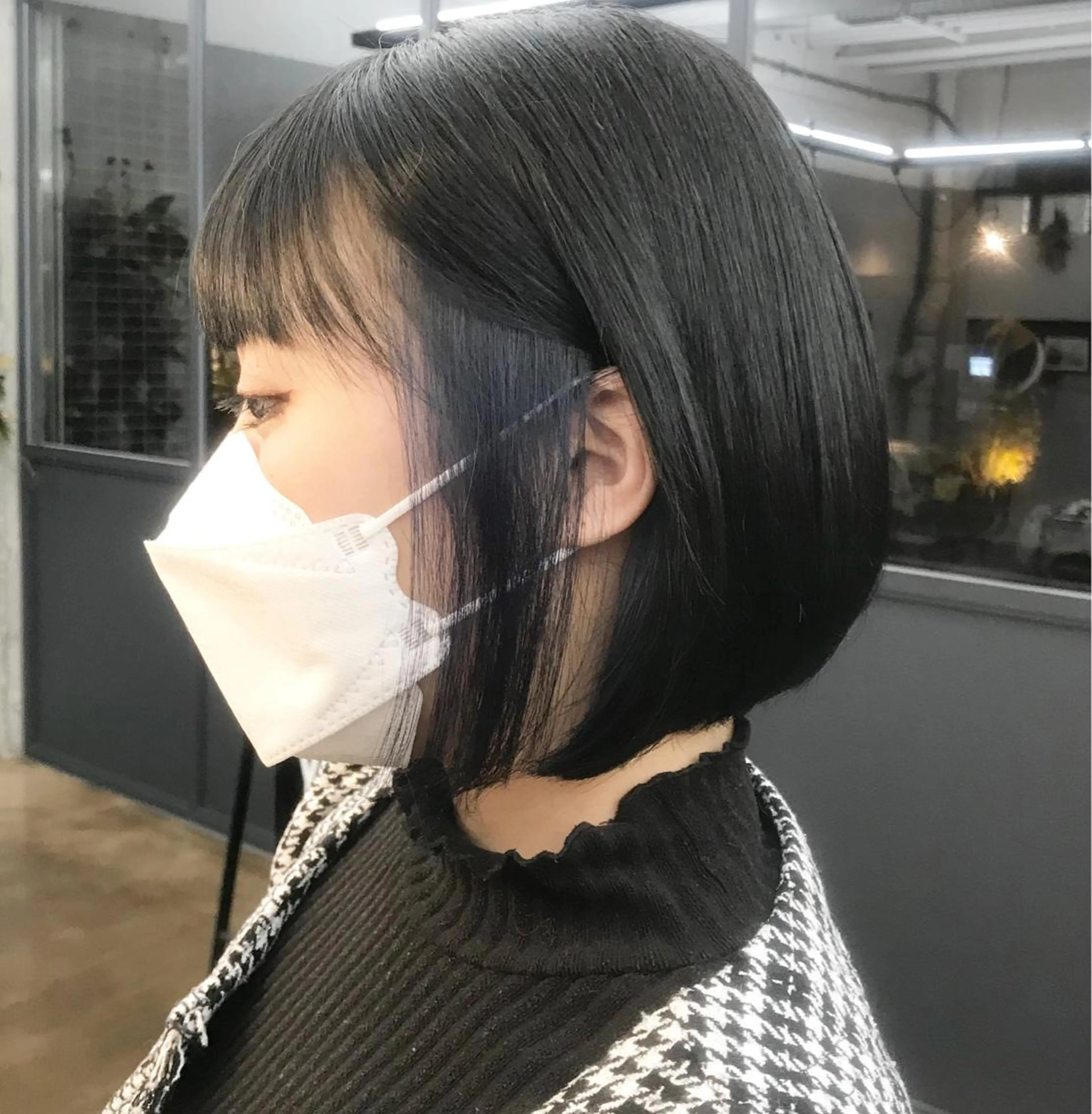 ショート カラー 前下がりボブ ブリーチ ブルーカラー ケアブリーチ イヤリングカラー カット ヘアカラー トリートメント ヘアセット ✂︎ウルフ・ショート ✂︎MIKUNIのヘアスタイル